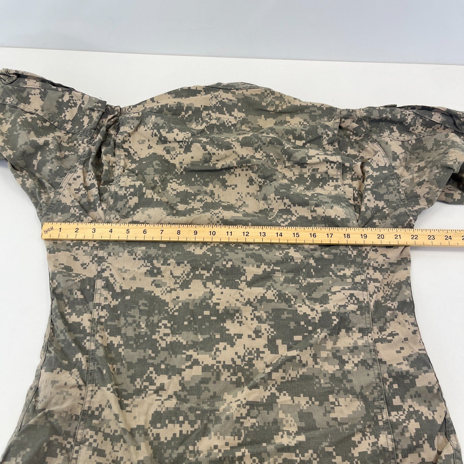 US Army Surplus Issue Digital Jacket Camo Combat Uniform size Small-Regular