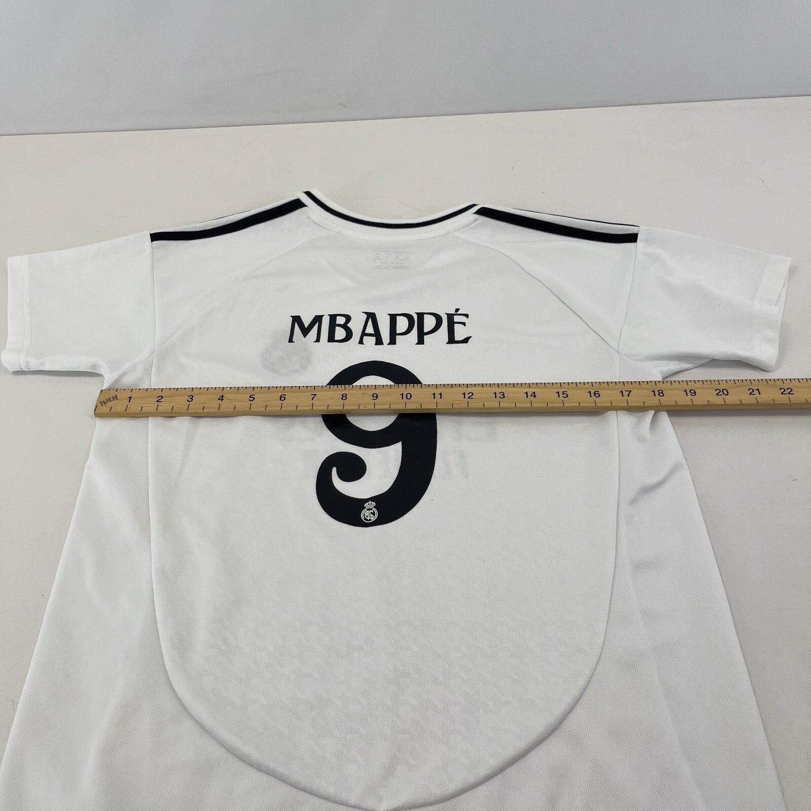 Real Madrid FC Mbappe 9 Kids Home Shirt Football Jersey Size 30 (11-12 Years)
