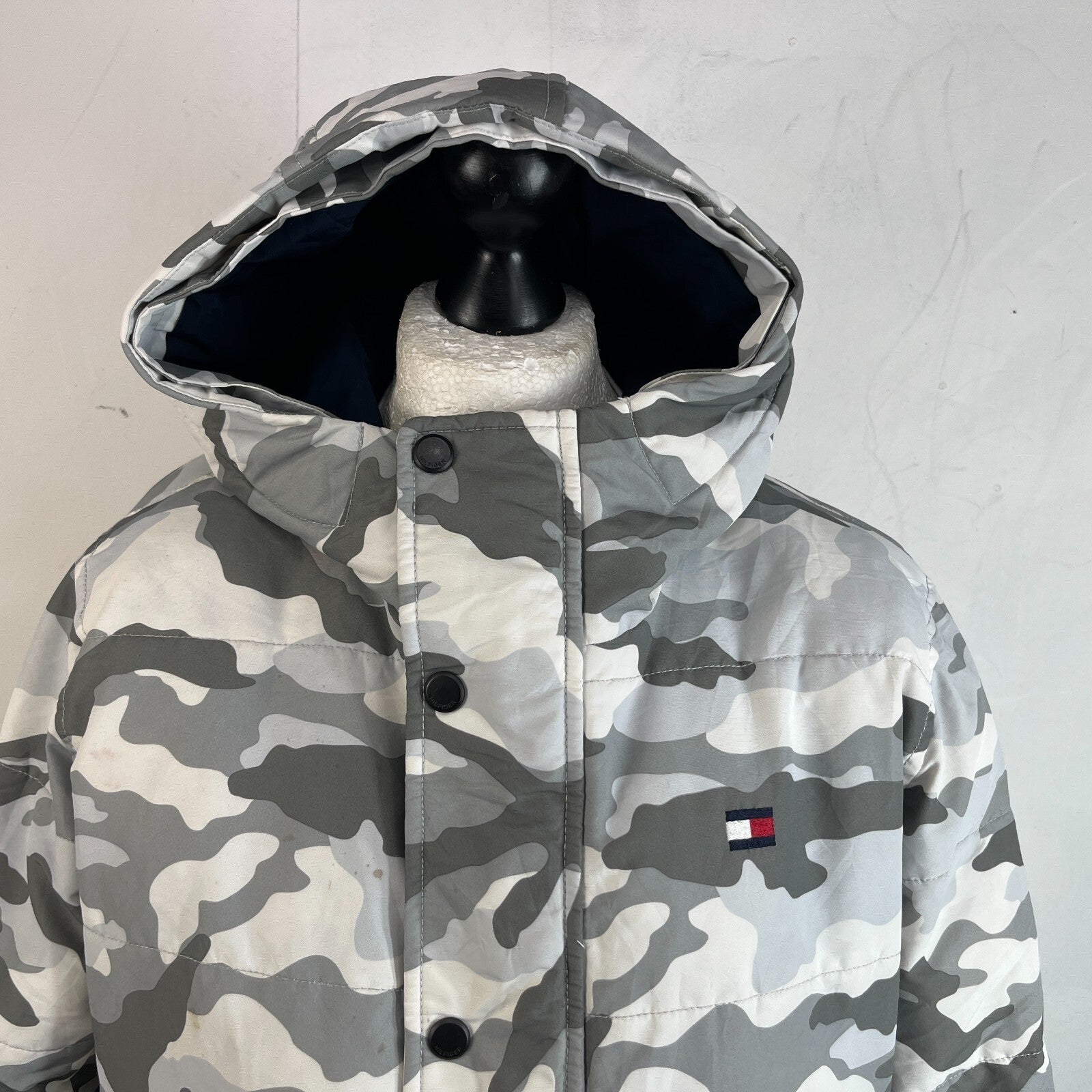 Tommy Hilfiger Camo Hooded Bomber Jacket size M Coat Grey White Water Resistant