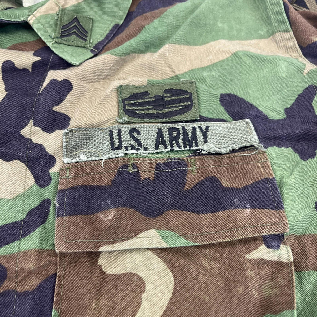 Genuine Vintage US Army Issue Camo Combat Jacket with Badges size Medium-Long