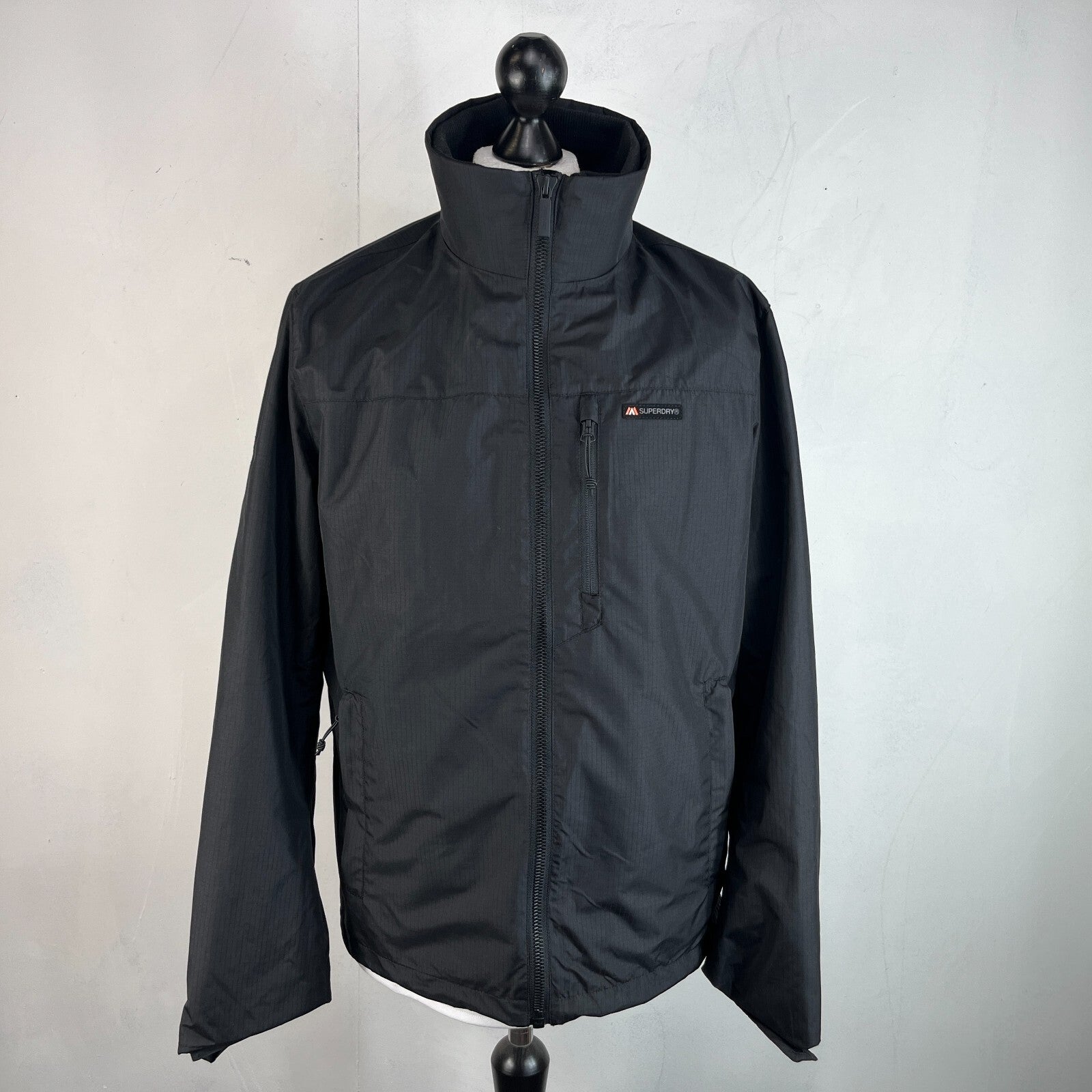 Superdry Men's Softshell Windbreaker Jacket in Black Ripstop UK size M