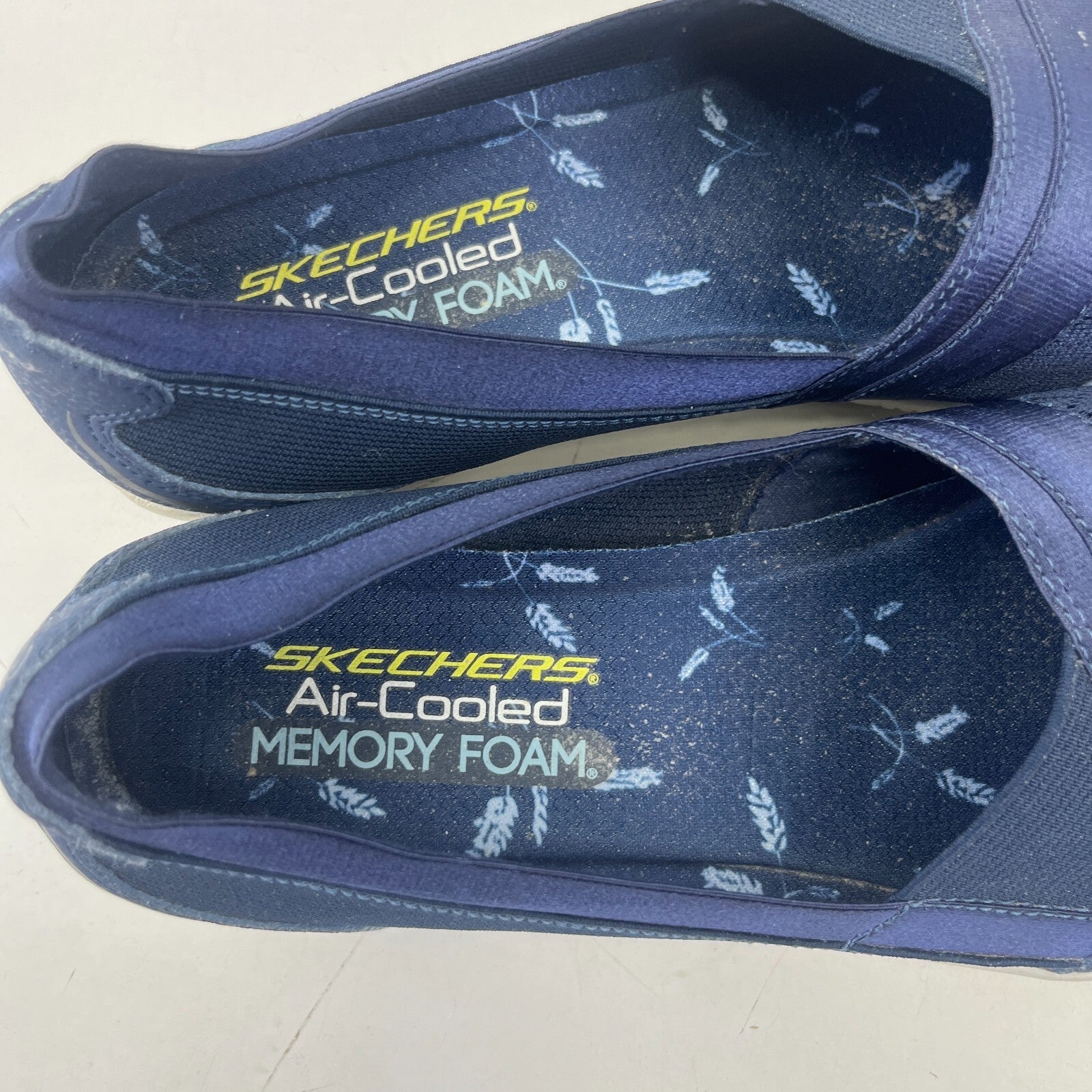 Skechers Women's Slip On Trainers Navy Blue size UK 7 EU 40