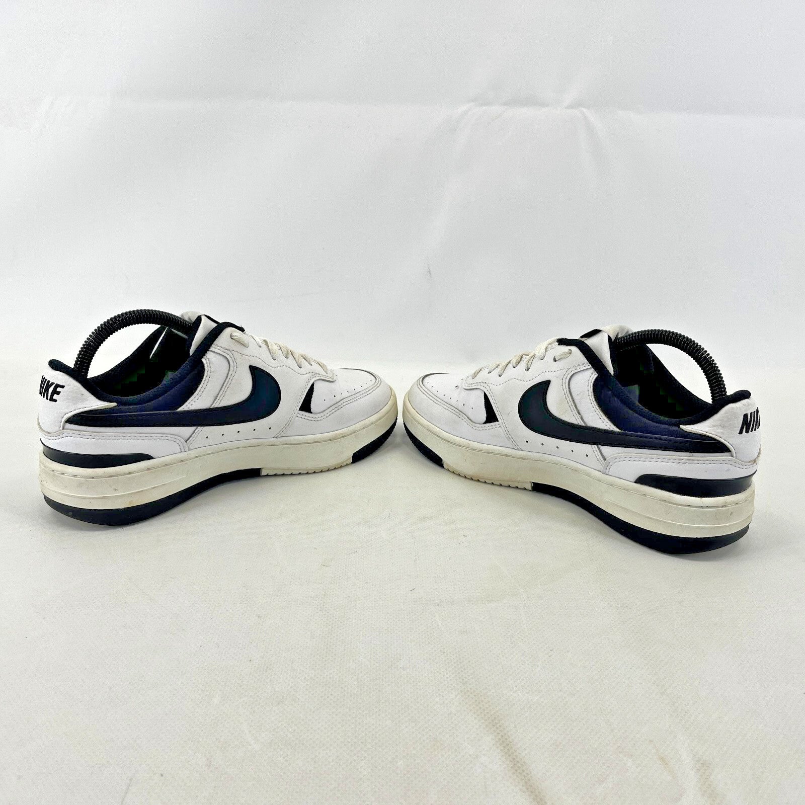 Nike Gamma Force Women’s Leather Trainers Shoes White/Black size UK 5.5 EU 39