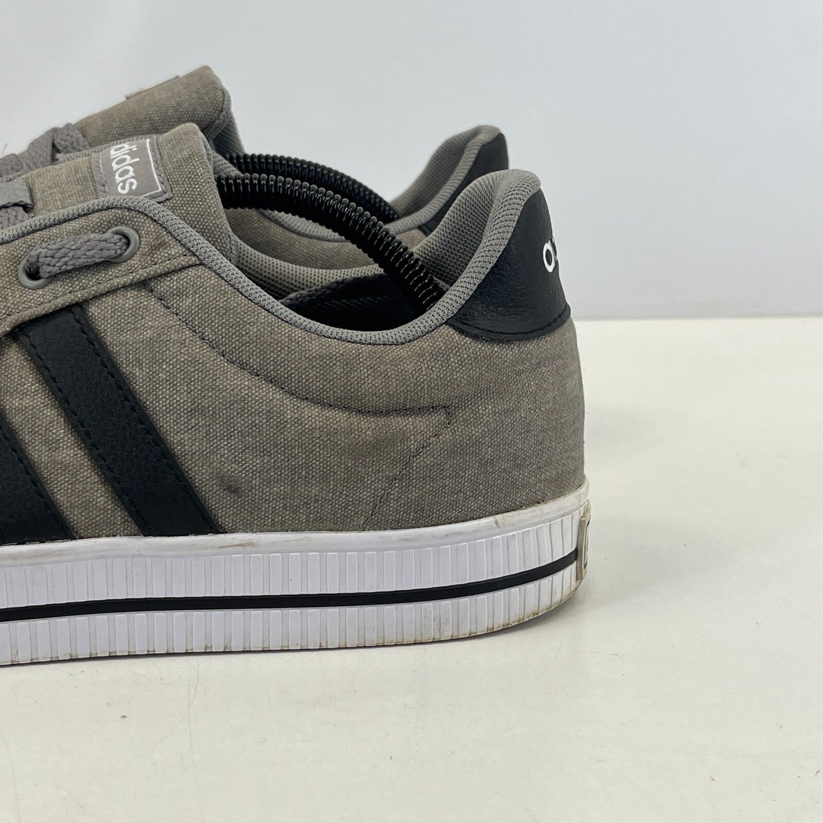 Adidas Daily 3.0 Men’s Trainers Dove Grey size UK 10 - EU 44 2/3 - FW3270