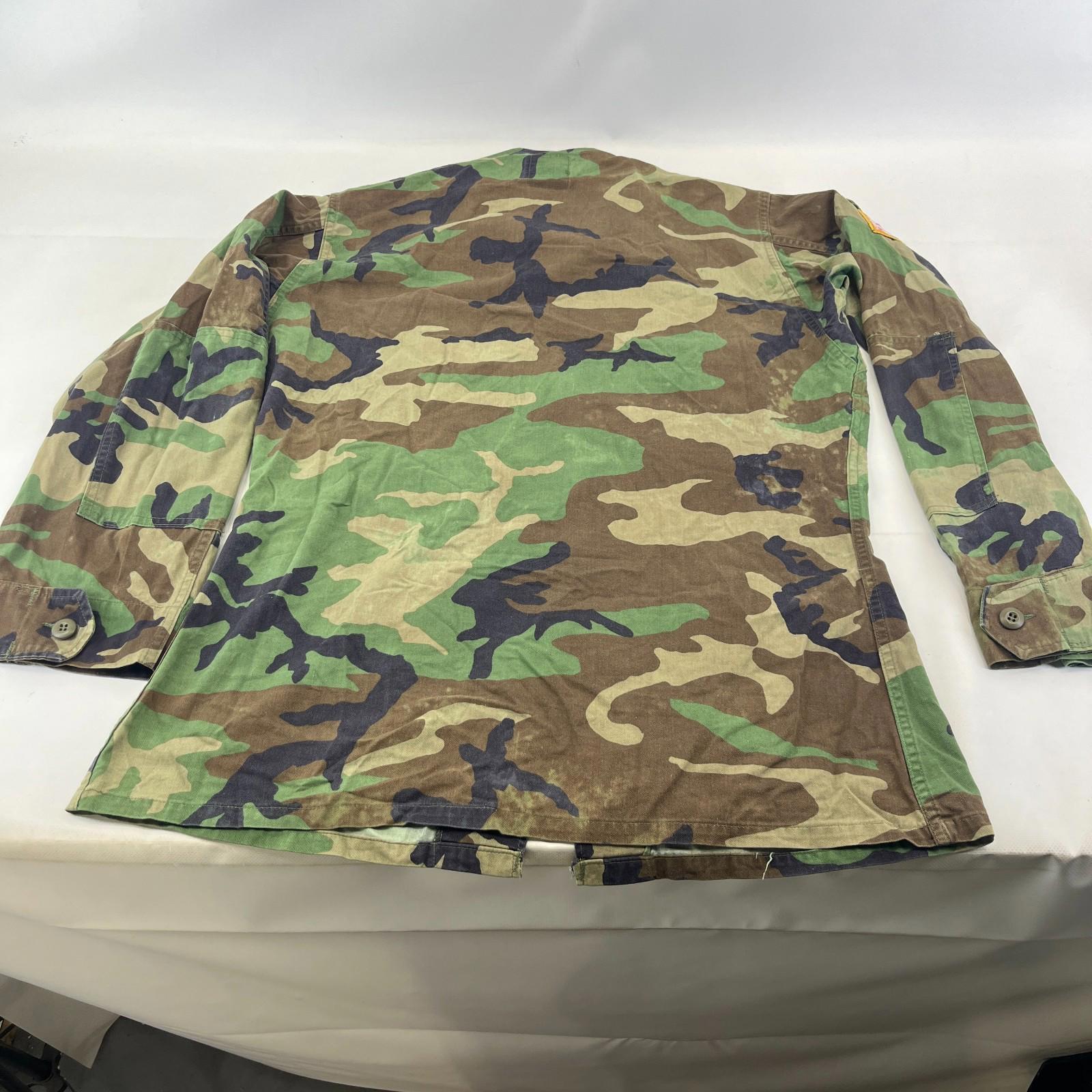 Genuine Vintage US Army Issue Camo Combat Jacket with Badges size Medium-Long