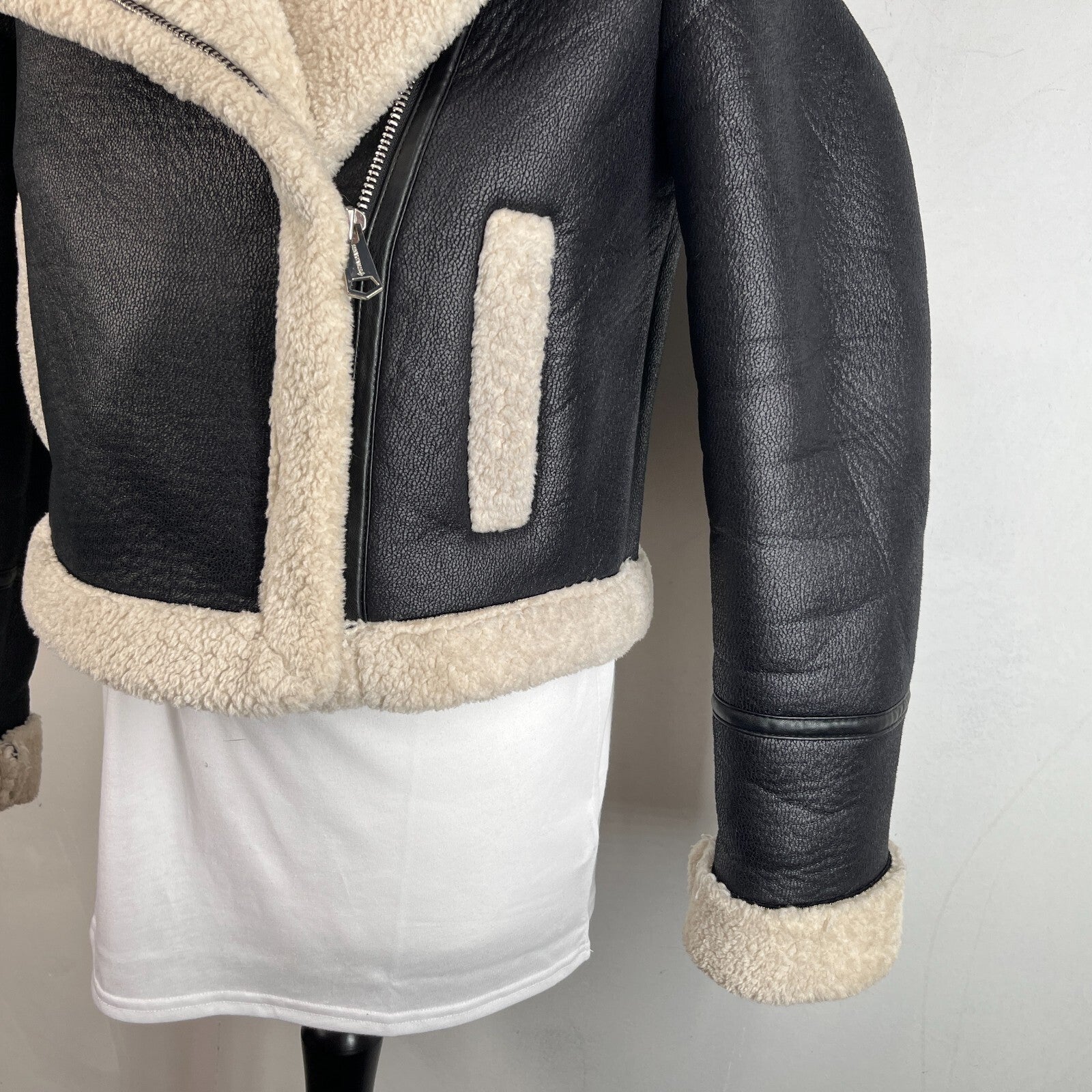 Stradivarius Double Faced Black Cropped Leather Look Aviator Jacket size Small