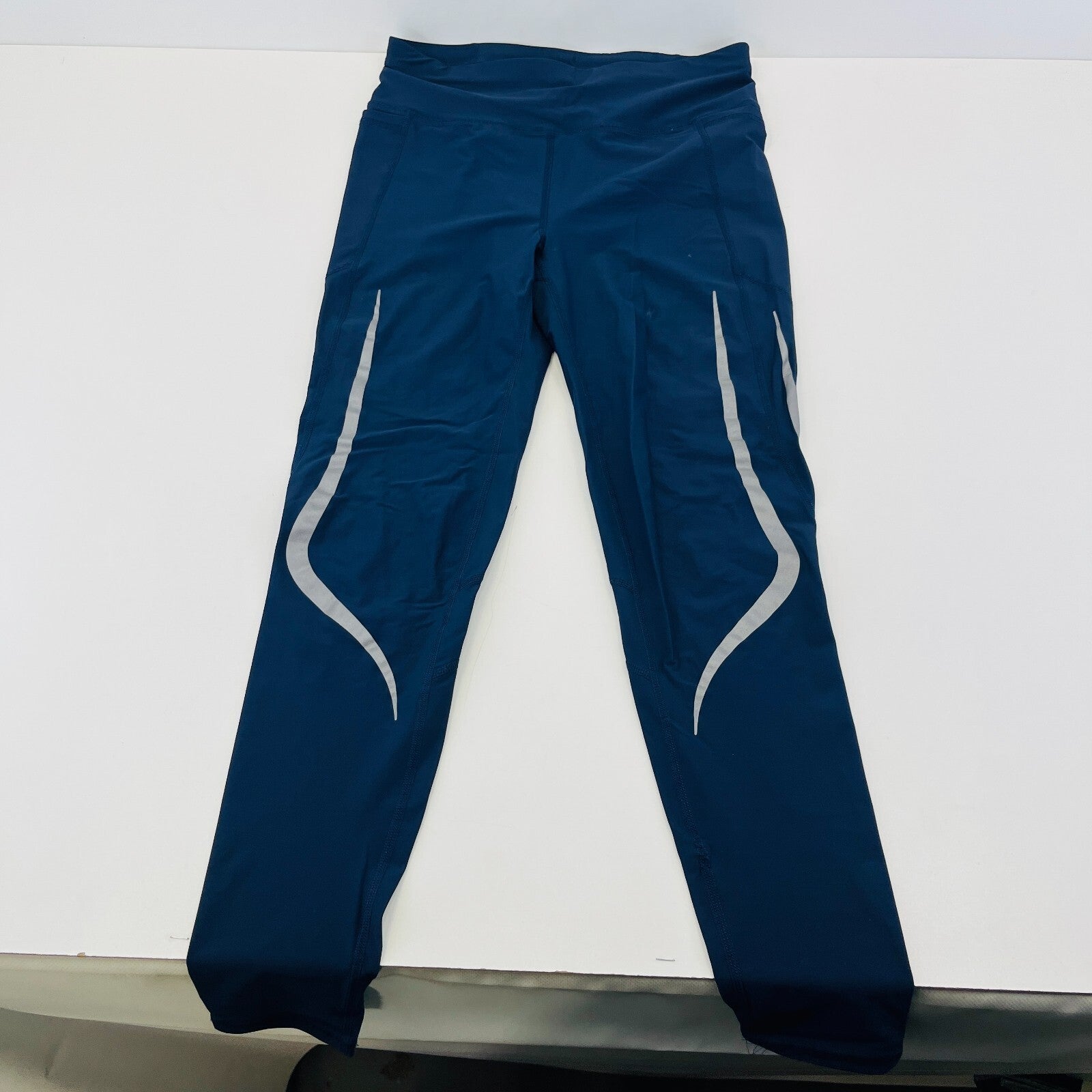 Sweaty Betty Zero Gravity Leggings size M - Full Length in Navy Blue
