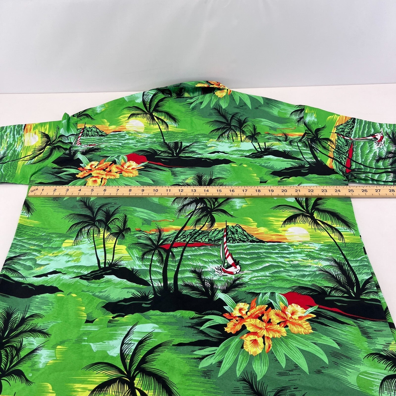 Fight the Wolf Mens Green Hawaiian Shirt Design Short Sleeve Holiday size 2XL