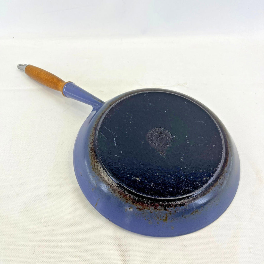 Le Creuset Frying Pan in Blue with Wood Handle size 26cm Cast Iron Round