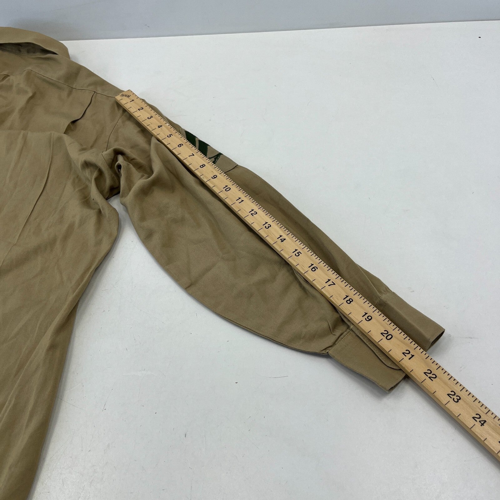 Vintage American Army Military Long Sleeve Shirt with Badges Khaki Brown size L