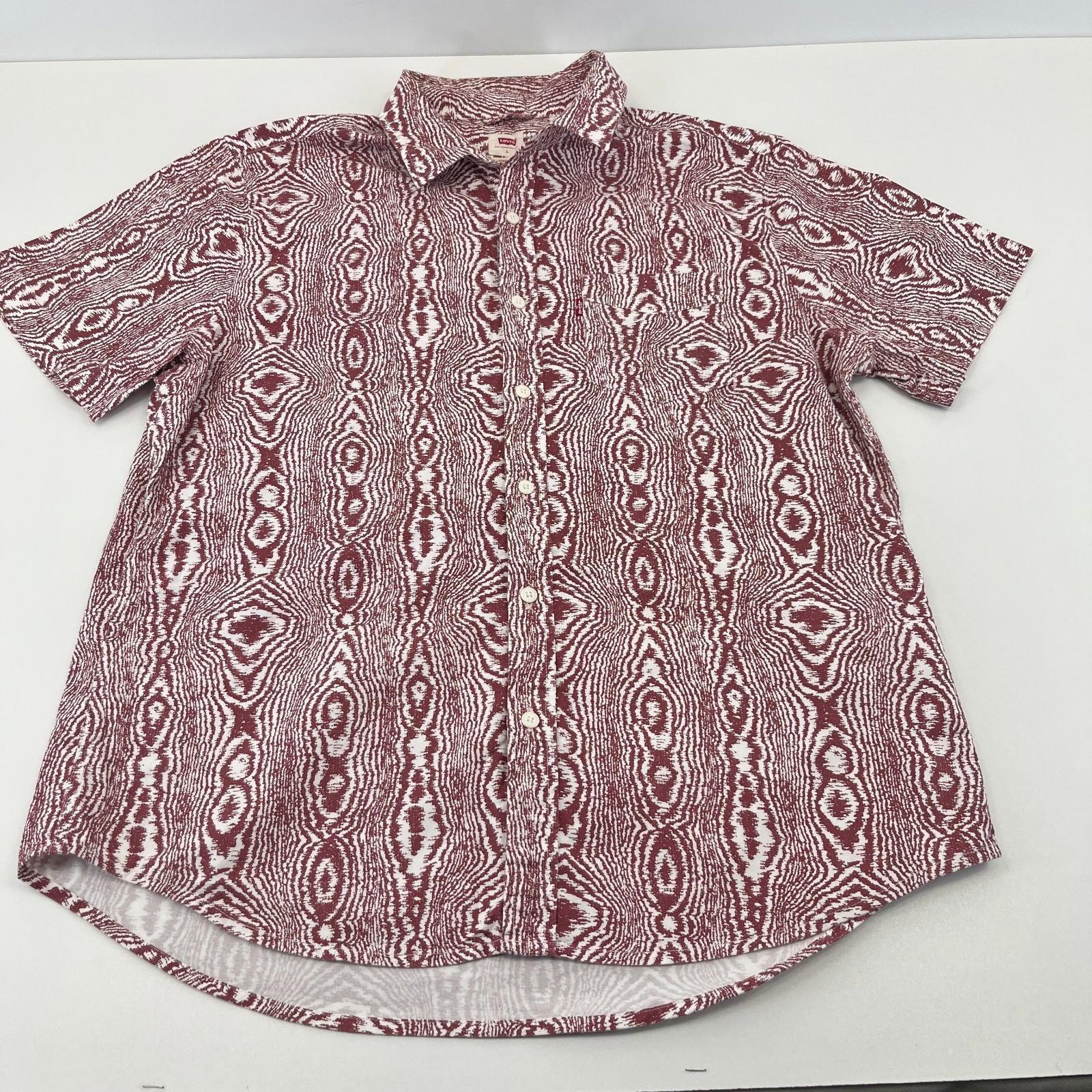 Levi’s Short Sleeve Holiday Shirt Red/White size Large Relaxed