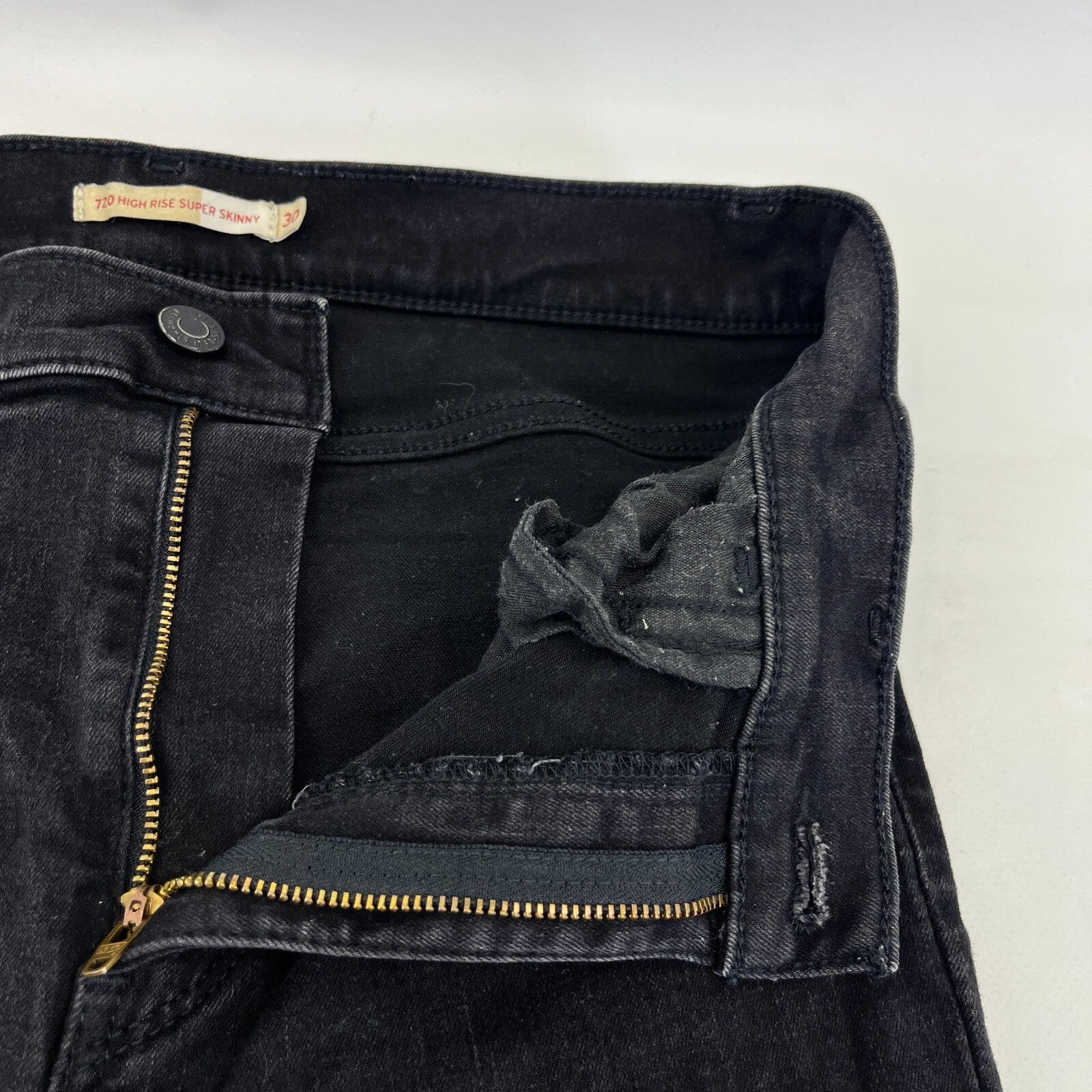 Levi's 720 High Rise Super Skinny Jeans W30" L29" - Black Cotton Denim
