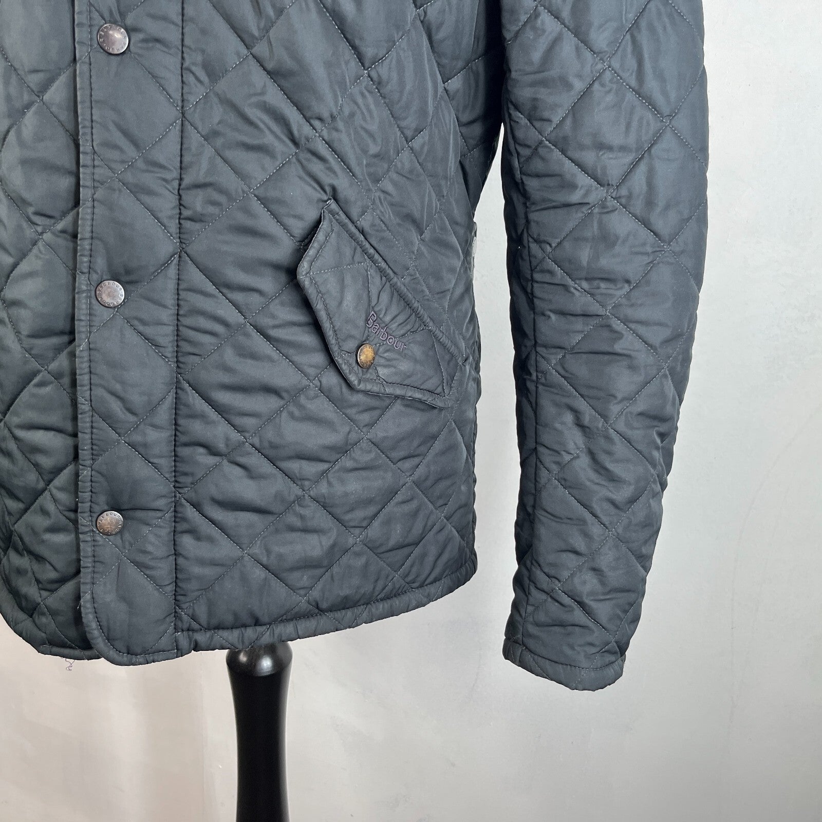 Barbour Chelsea Sportsquilt Jacket in Black Men's size Small