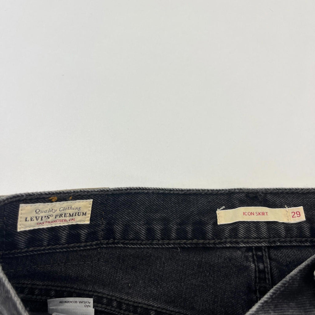 Levi’s Icon Denim Mini Skirt Size 29 Distressed Black