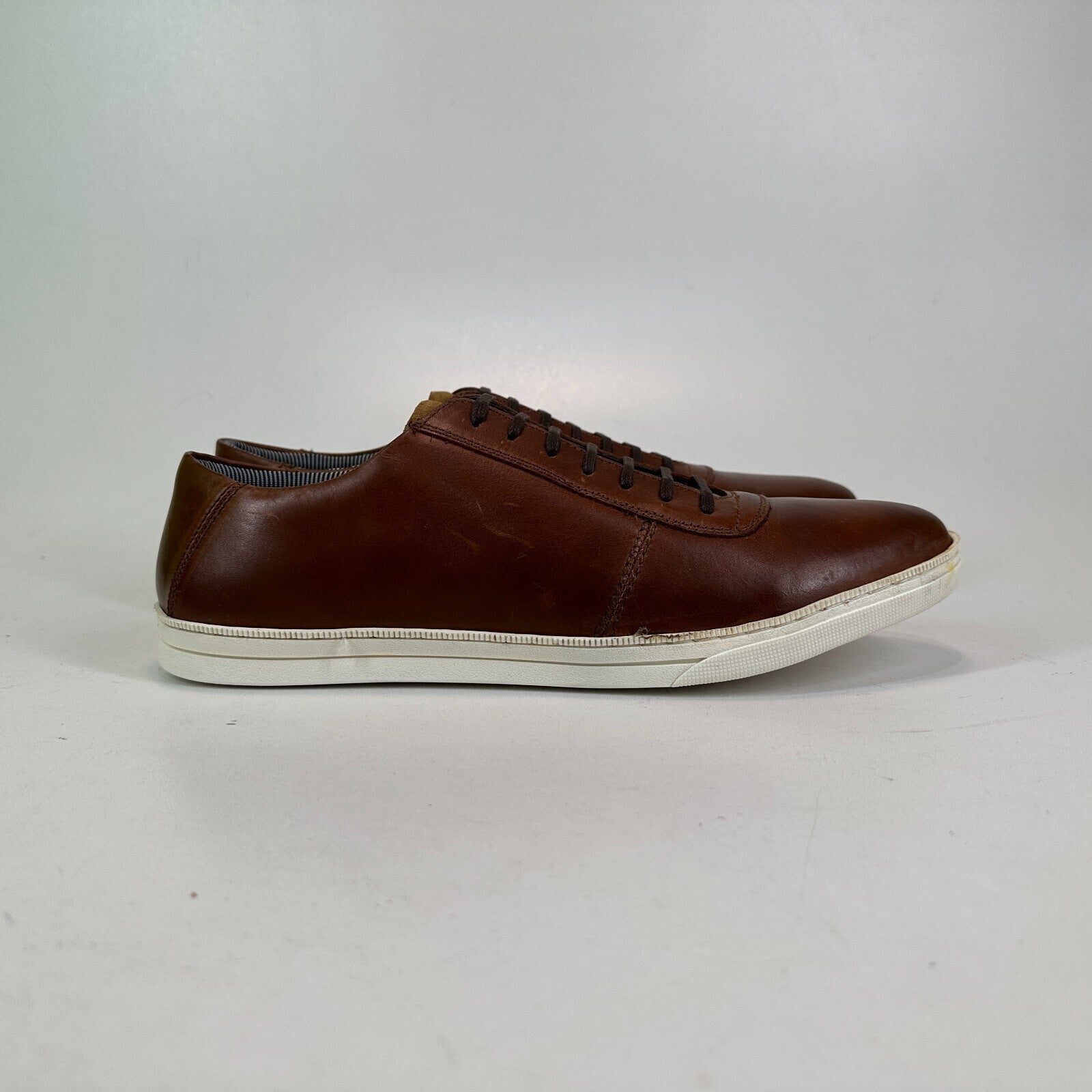 IKON Alton Tan Leather Casual Shoes with White Sole UK size 6 - NEW in Box