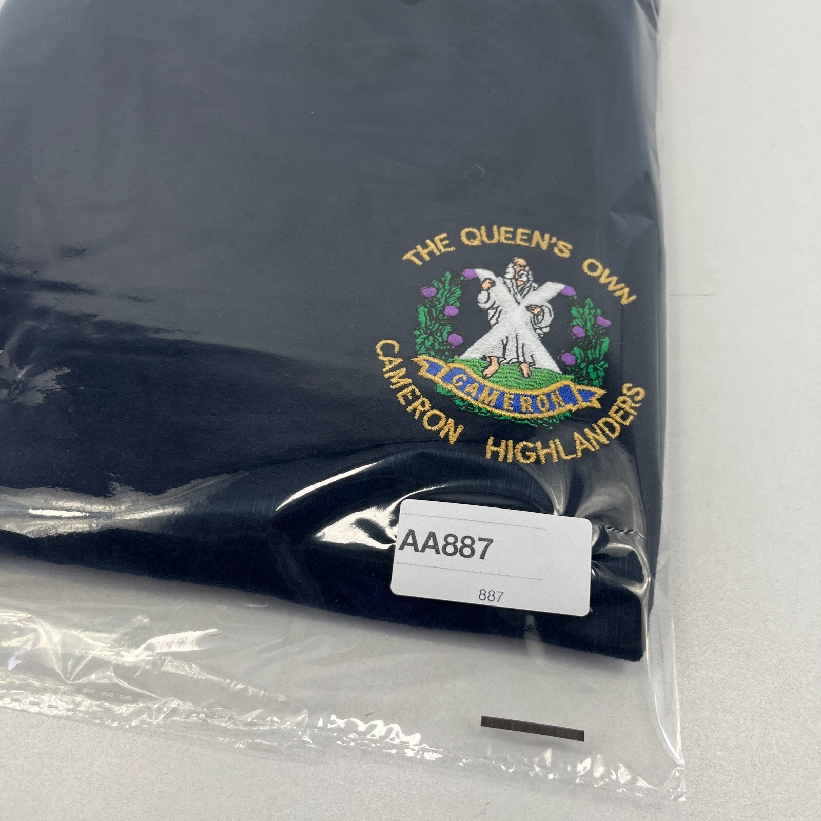 Rare The Queen's Own Cameron Highlander Embroidered T Shirt in Navy Blue size M