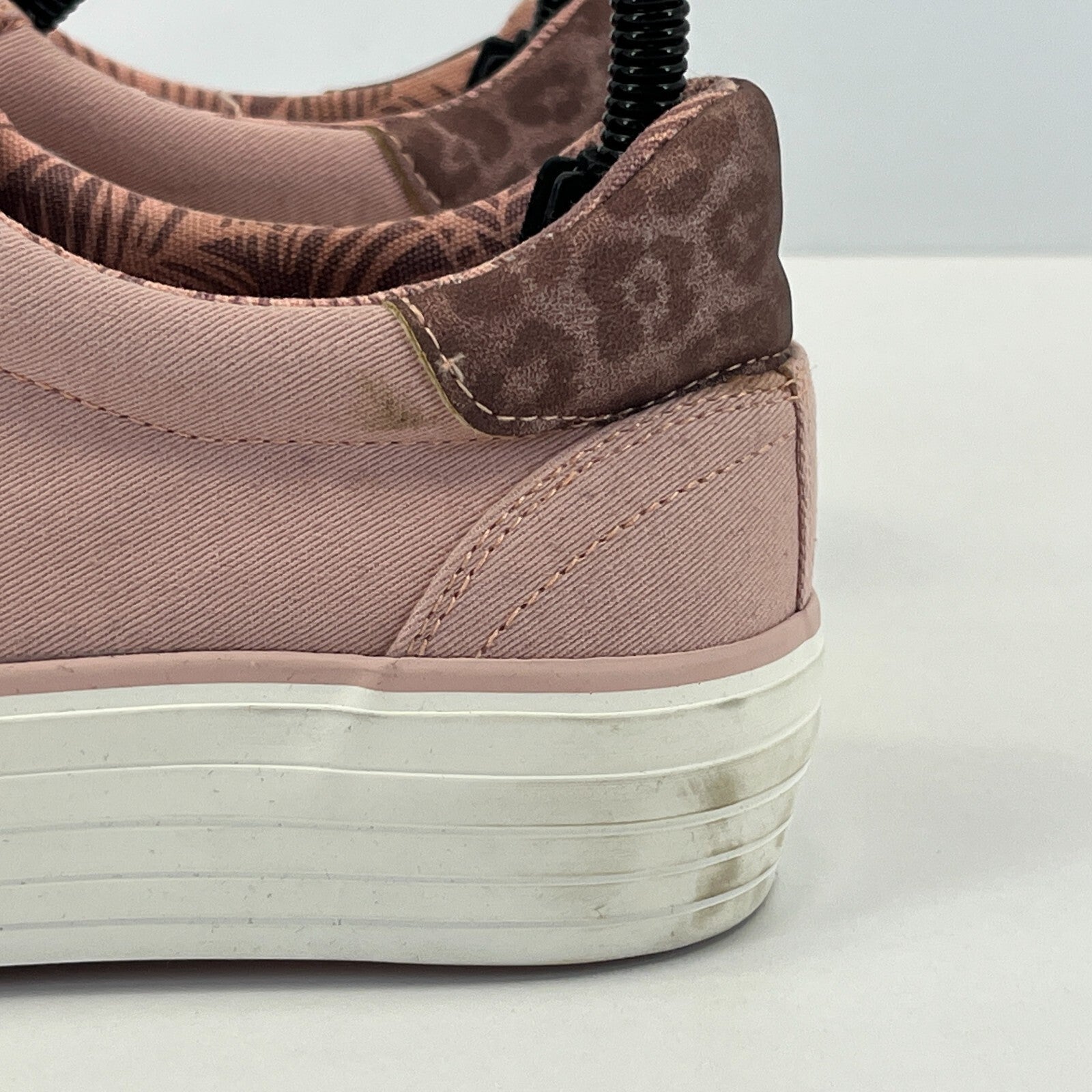 Wrangler Memory Foam Trainers in Pastel Pink UK size 5 / EU 38