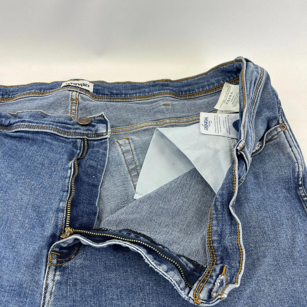 Wrangler Texas Straight Leg Jeans in Blue - Men's W50" L32"