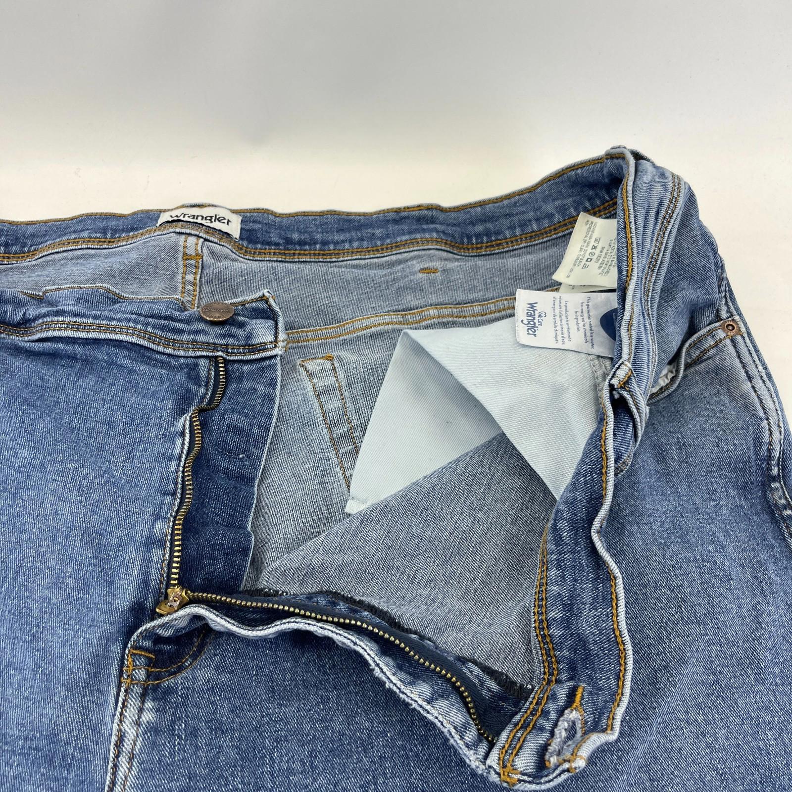 Wrangler Texas Straight Leg Jeans in Blue - Men's W50" L32"