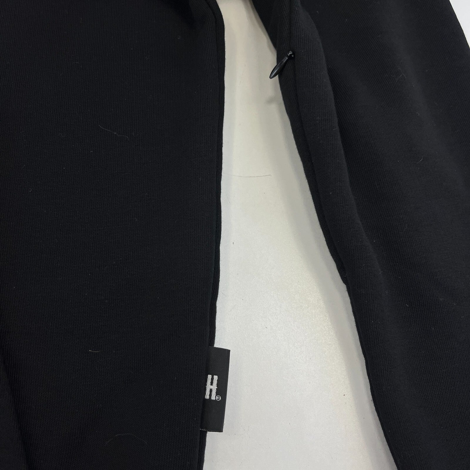 Hoodrich Men’s Black Embroidered Logo Pullover Hooded Hoodie size S - NWOT