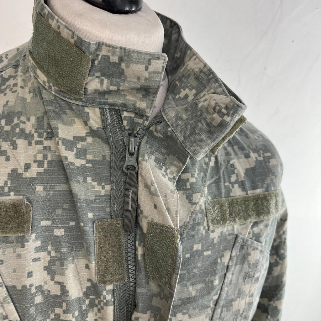 US Military Combat Jacket Mens size Medium Short Hot Weather Digital Camo