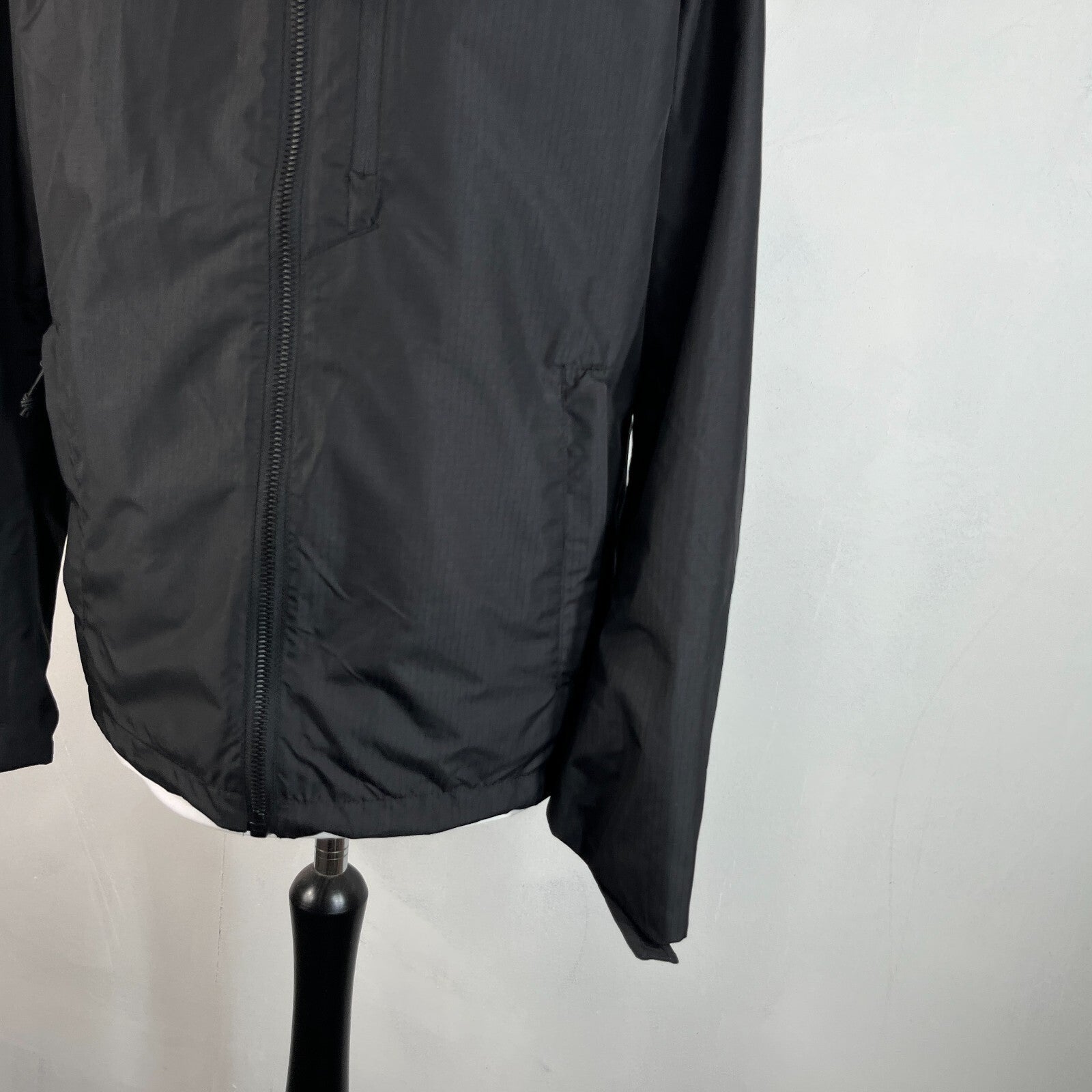 Superdry Men's Softshell Windbreaker Jacket in Black Ripstop UK size M