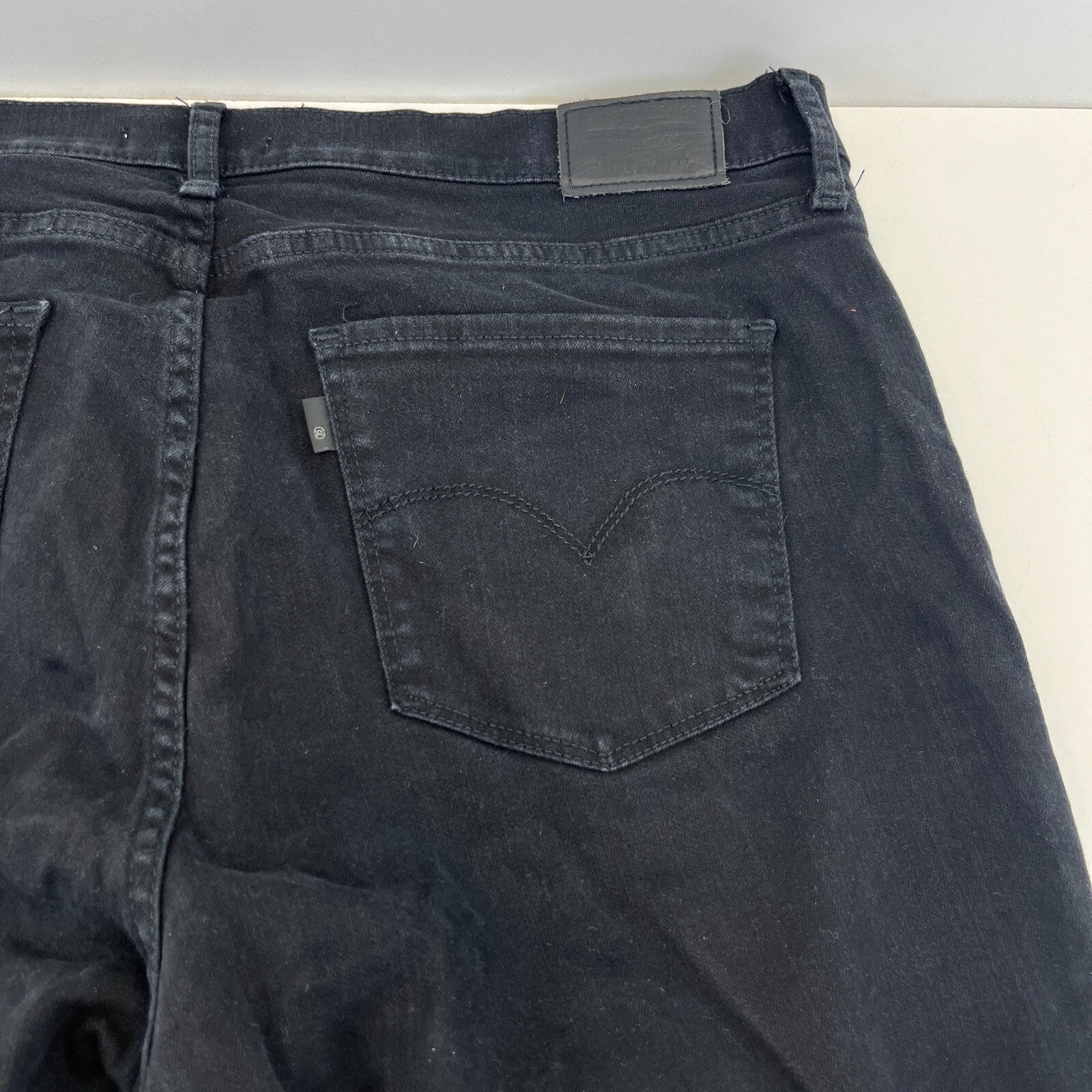 Levi’s 724 High Rise Straight Jeans in Black W34 L32