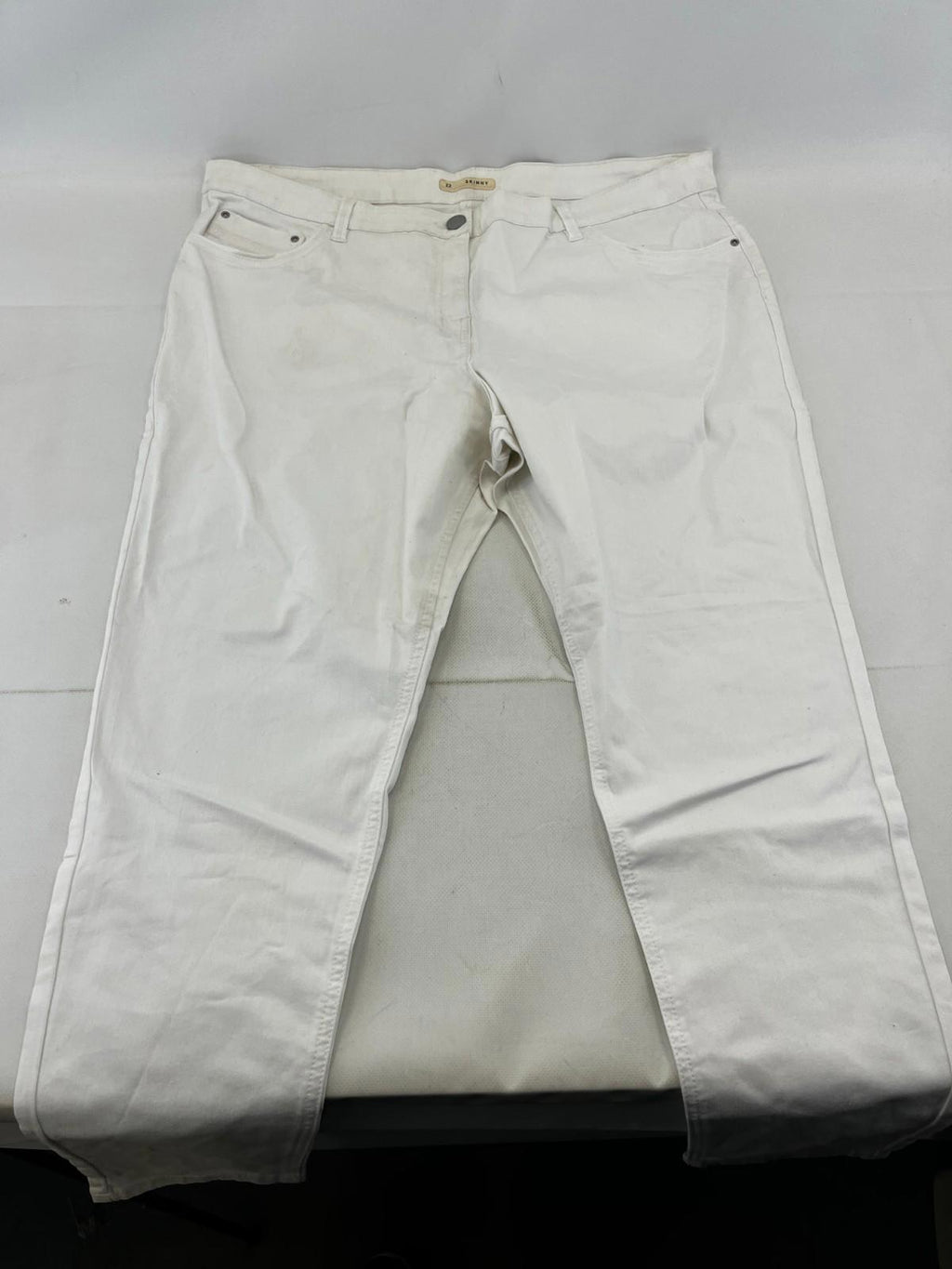 Nutmeg Skinny Tapered Jeans in White UK Women's size 22 - NWOT