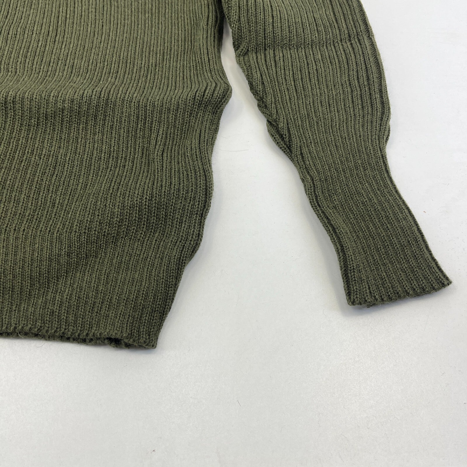 British Army Jersey Men's Heavy Olive Round Neck Jumper Jersey size 118cm