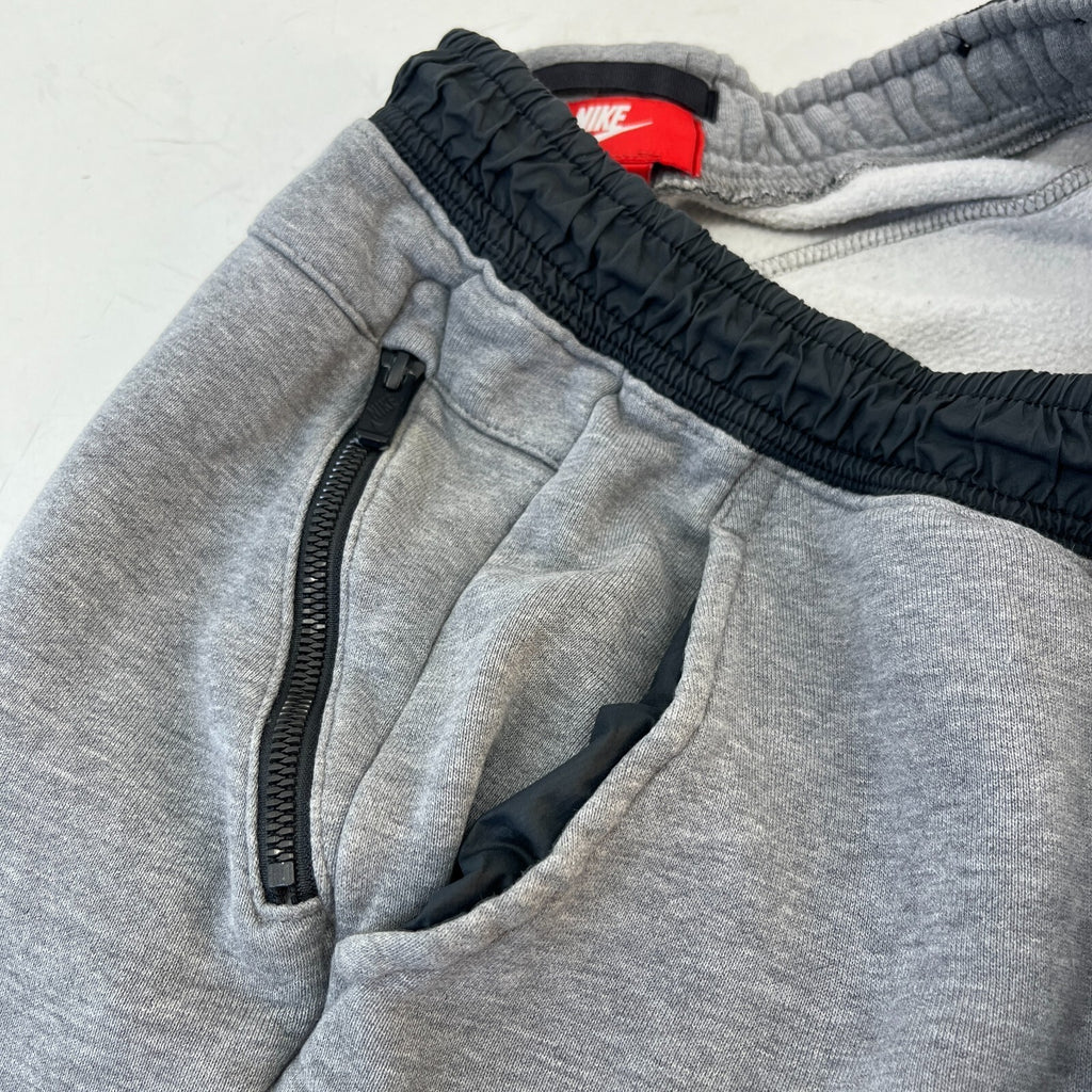Nike Mens Jogger Trousers size M Grey Activewear Elastic Drawcord Leg L27"
