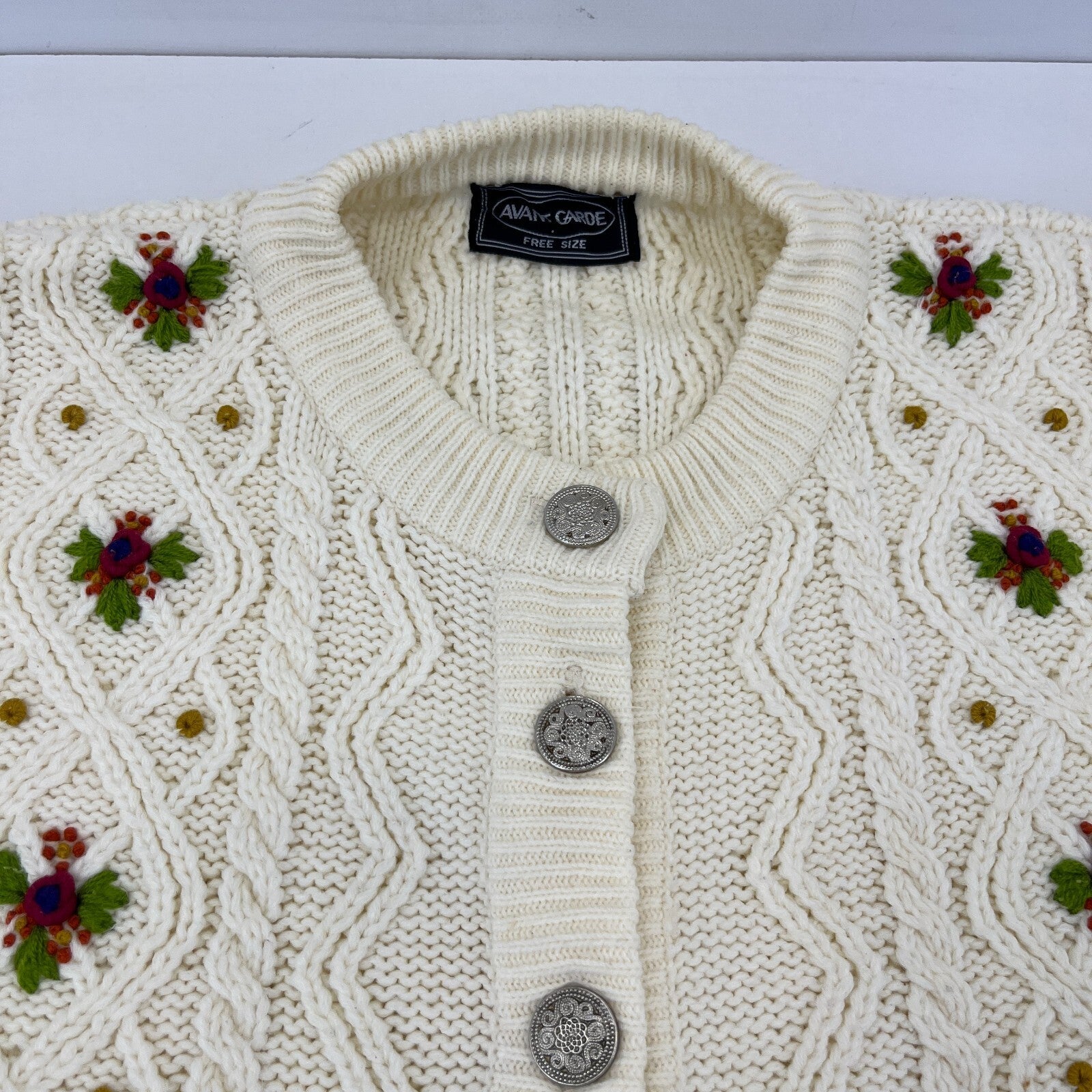 Avant Garde Cream & Floral Pattern Cardigan Cable Knit size XL - See Details