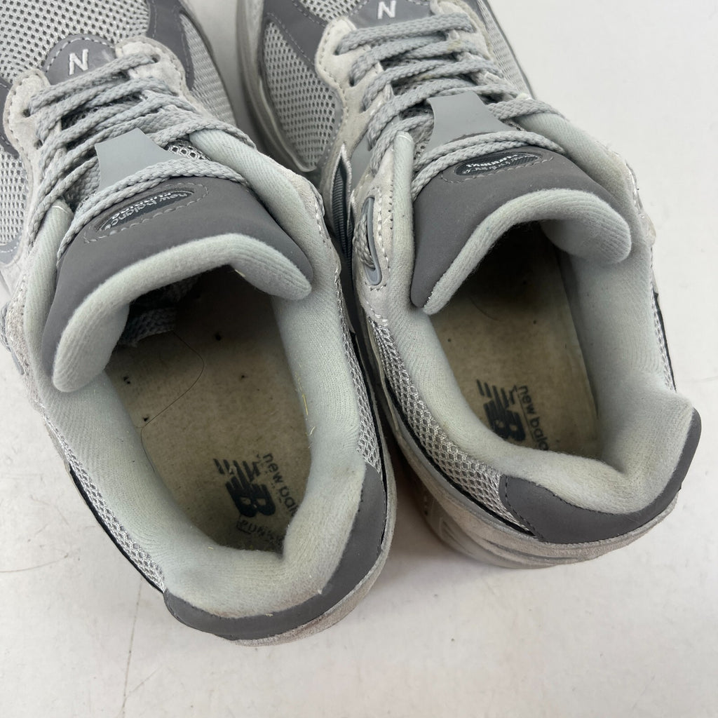 New Balance 2002R Trainers Grey Suede Leather & Mesh size UK 6.5 EU 40