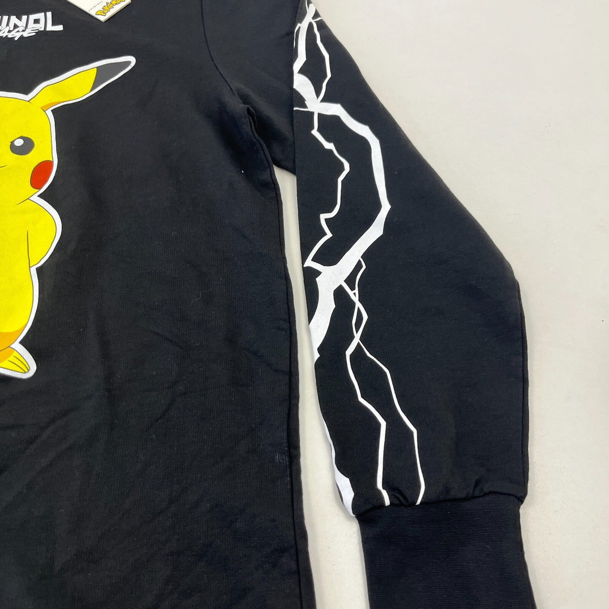 Criminal Damage Premium Black Pokémon Pikachu T-Shirt Long Sleeve size Medium