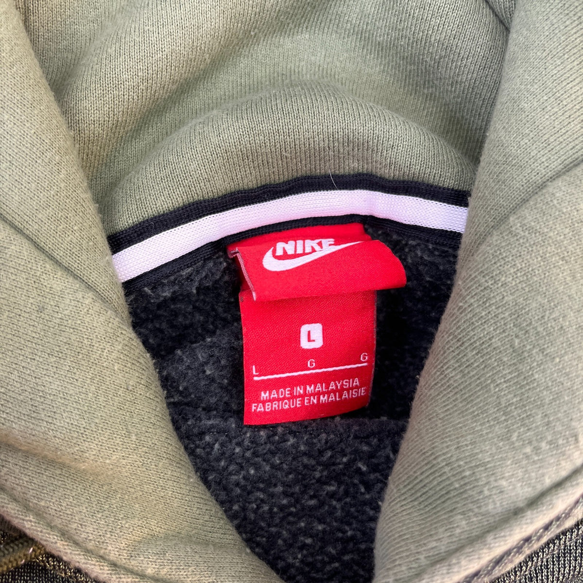 Nike Air Max Hoodie in Green Mens size Large with Kangaroo Pocket