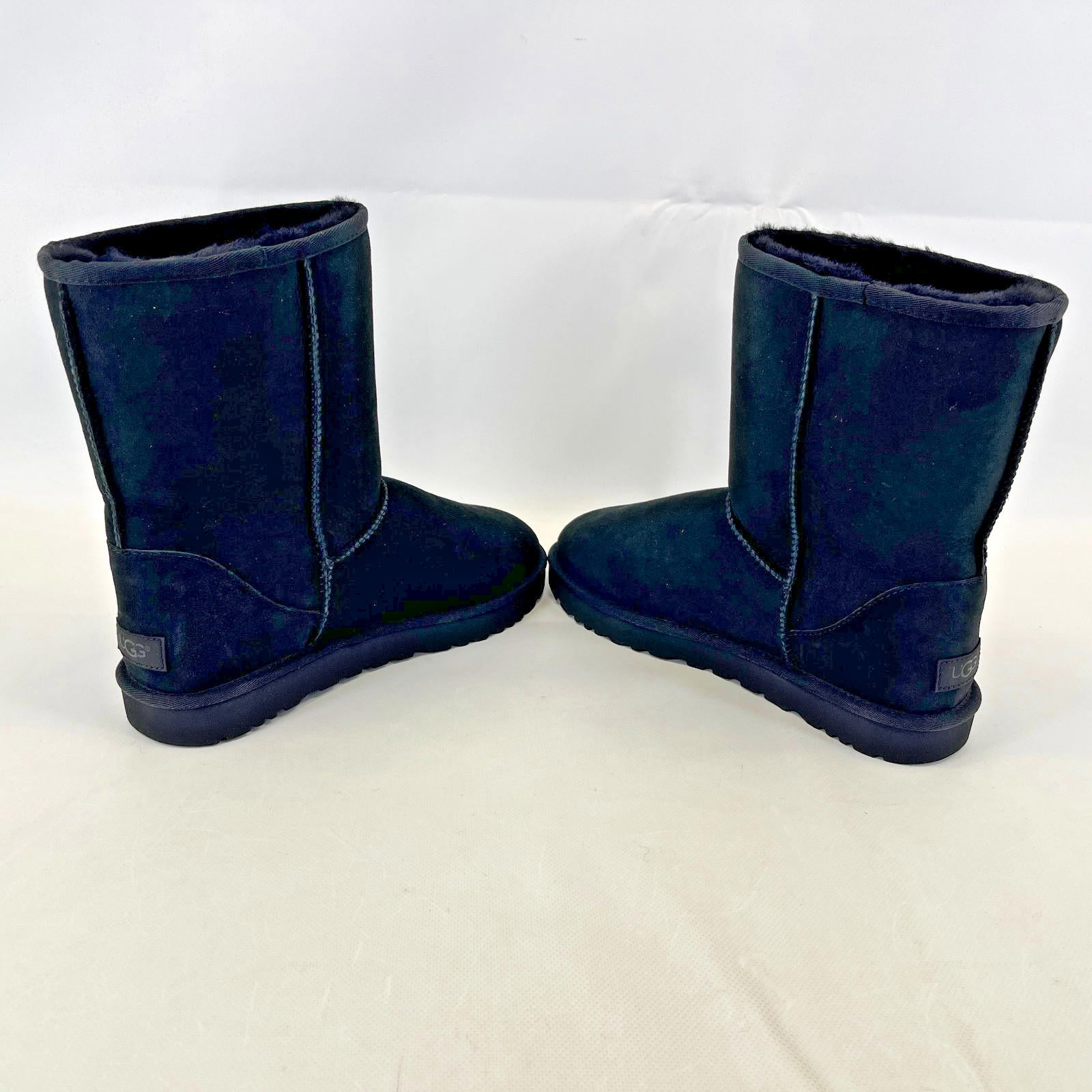 Genuine UGG Classic Short II Boots in Black UK Adult 10.5 Fleece Lined - New