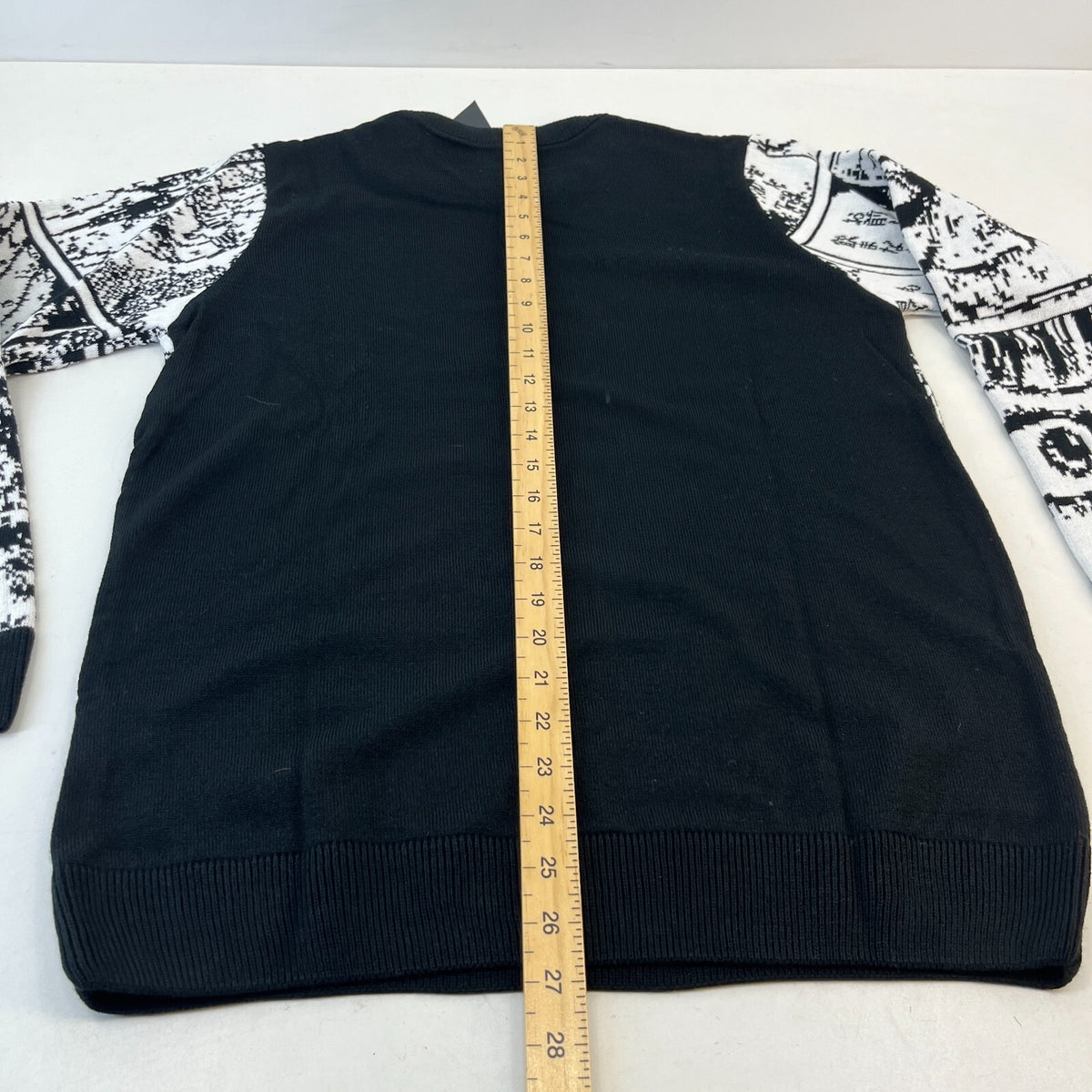 Junji Ito Collection Unisex Horror Jumper Black & White size Small - New
