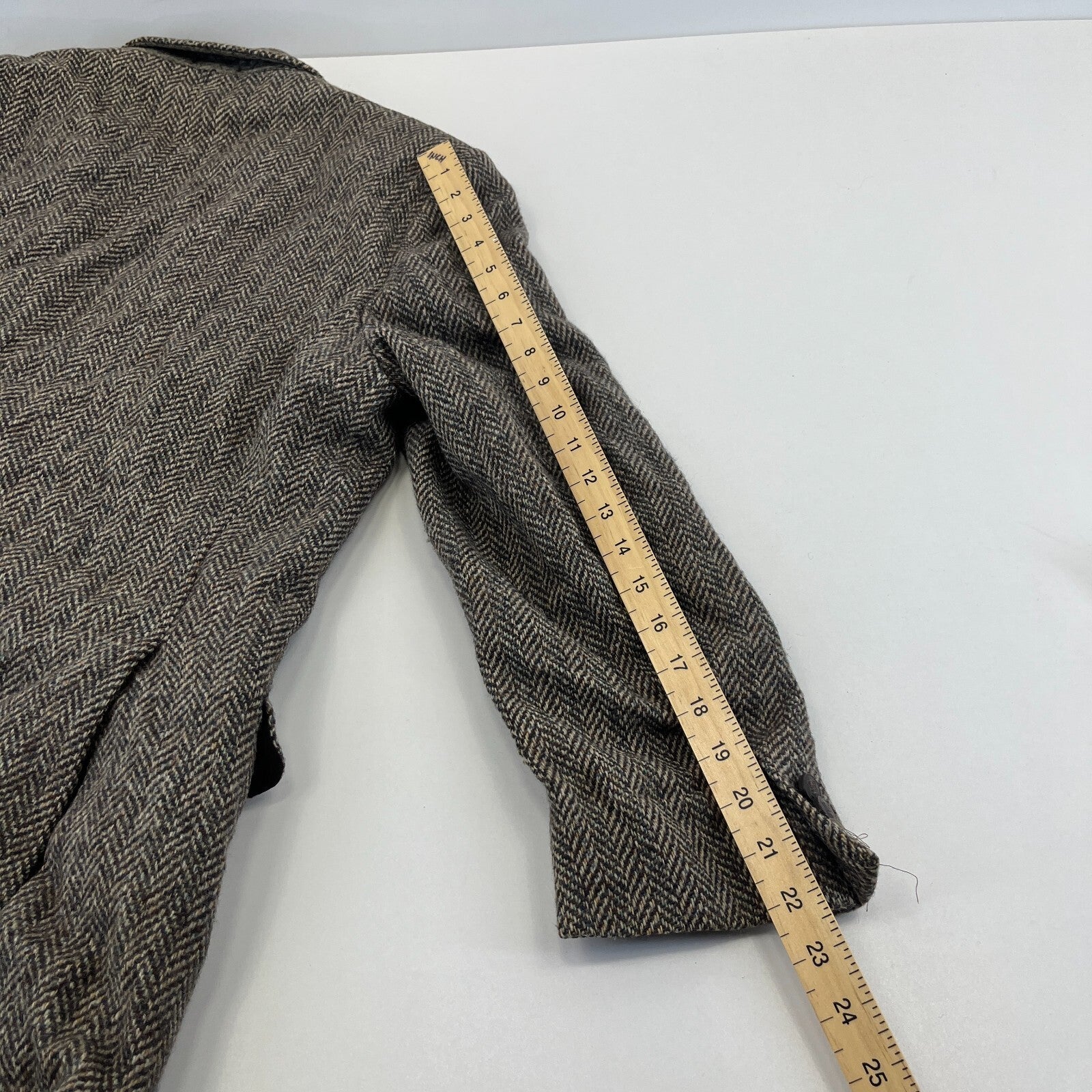 Crombie Men's Brown Herringbone Pure Wool Blazer size Medium