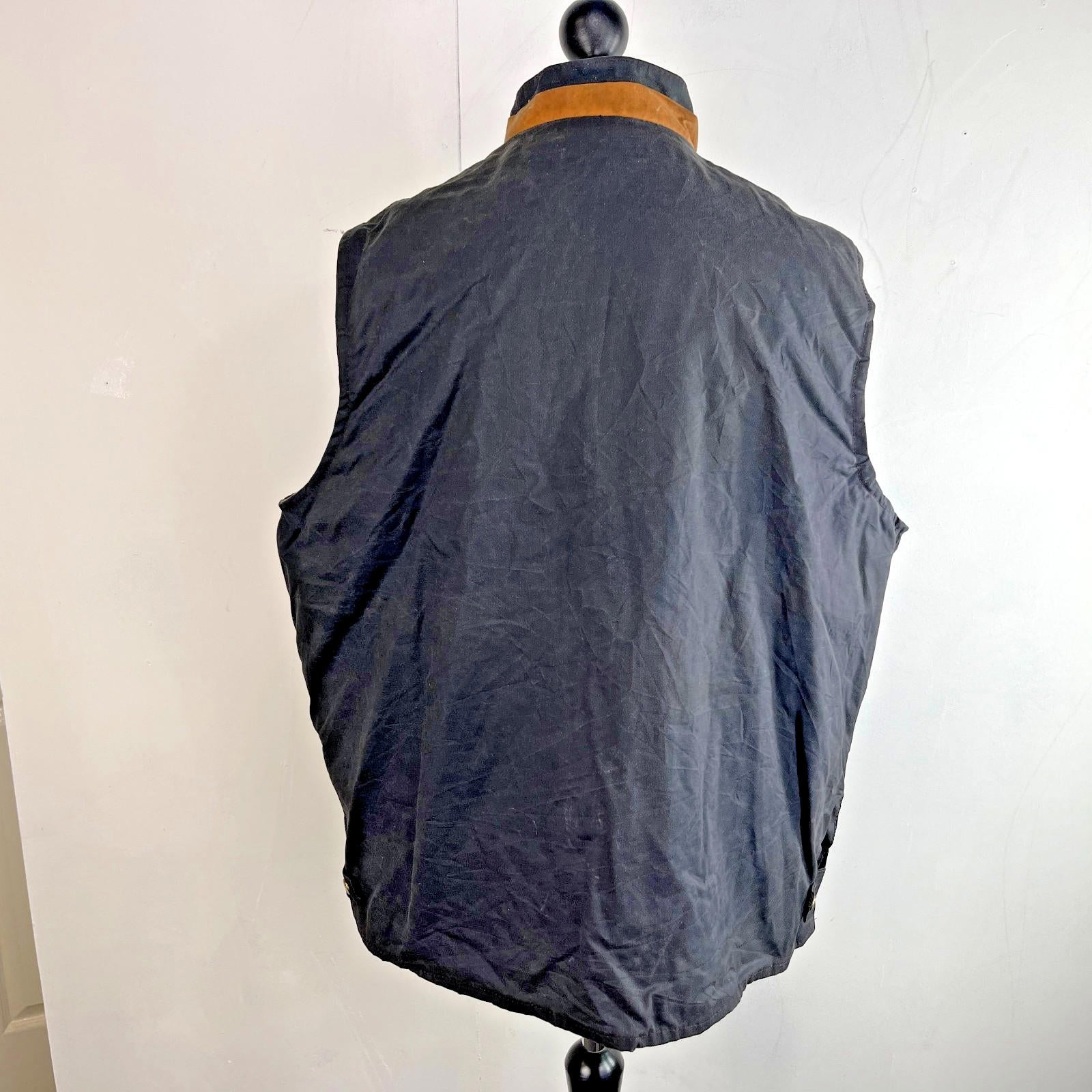 High Divers Wax Waterproof Gilet/Bodywarmer in Black Size 2XL Embroidered