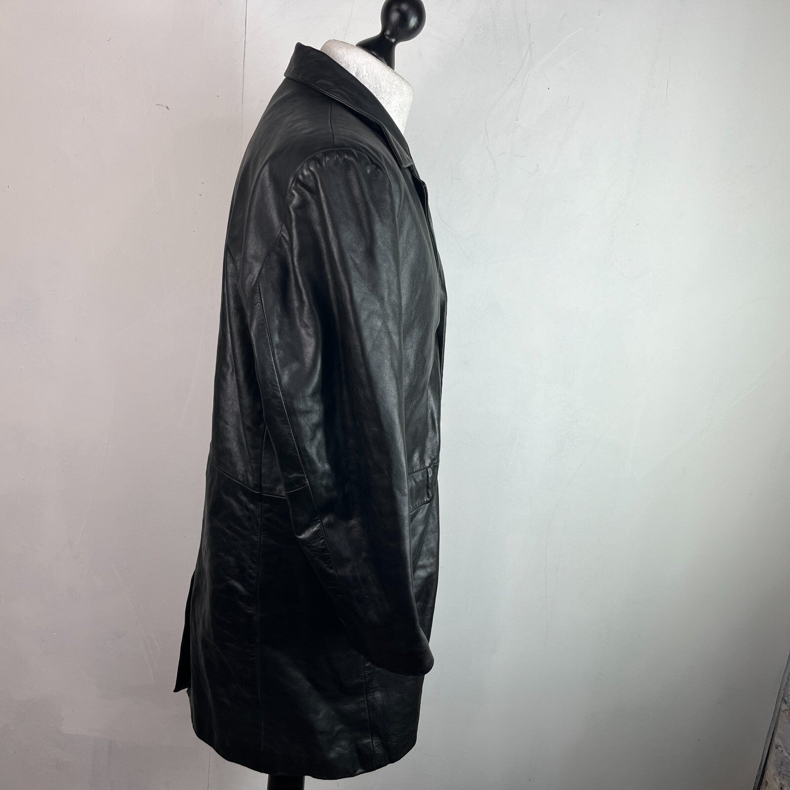 hElium Men's Leather Overcoat Jacket Black size L Vintage Insulated Casual Coat
