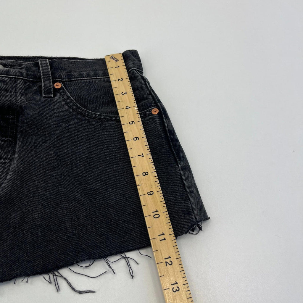 Levi’s Icon Denim Mini Skirt Size 29 Distressed Black