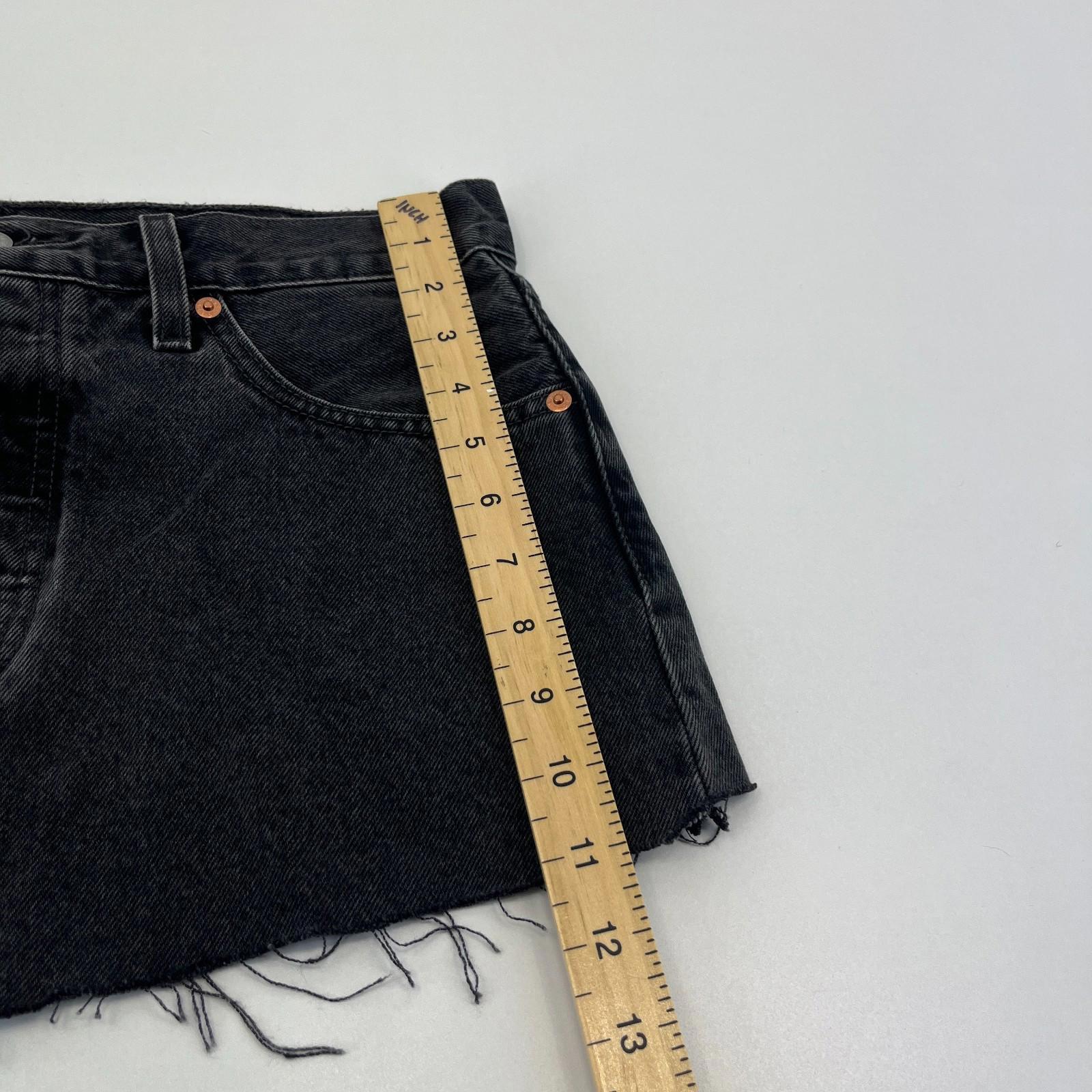 Levi’s Icon Denim Mini Skirt Size 29 Distressed Black