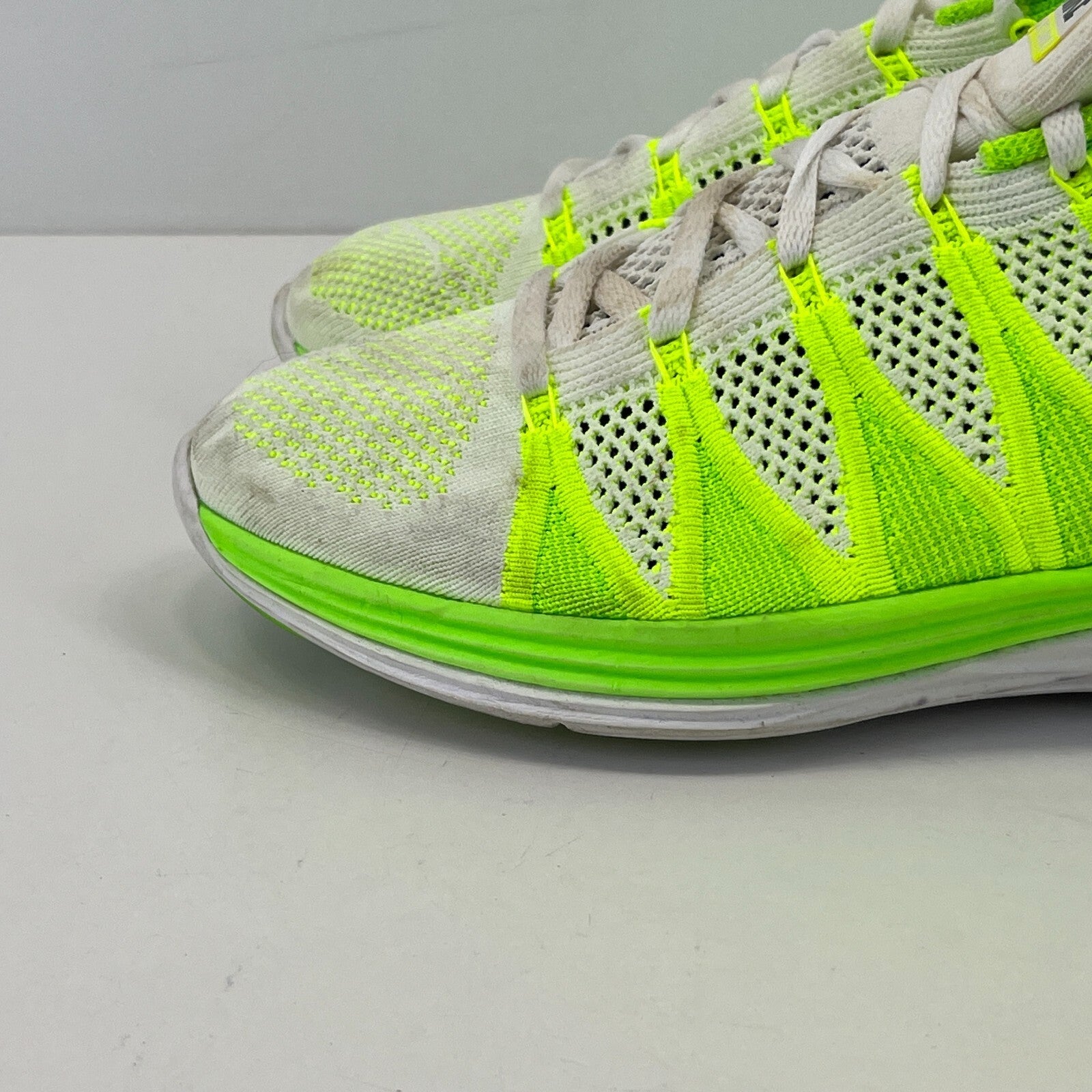 Nikes Flyknit Lunar 2 Womens Trainers Running Shoes Fluro Green & White UK 7.5