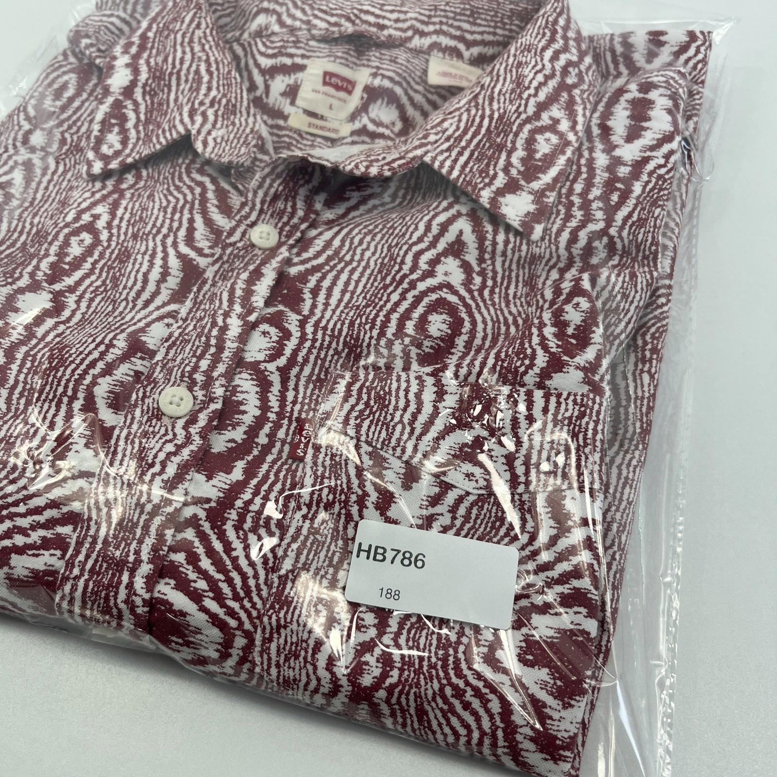 Levi’s Short Sleeve Holiday Shirt Red/White size Large Relaxed