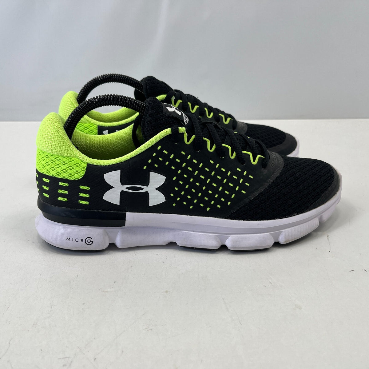 Under Armour-Micro G Swift 2 Trainers Running Shoes size UK 7 - EU 41