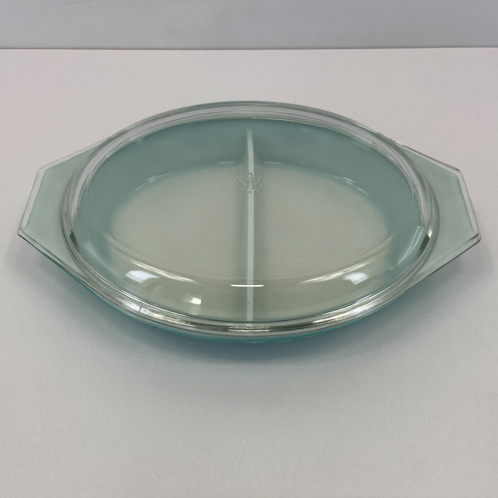 Pyrex Gaiety Snowflake Turquoise Spacesaver Casserole Dish with Lid
