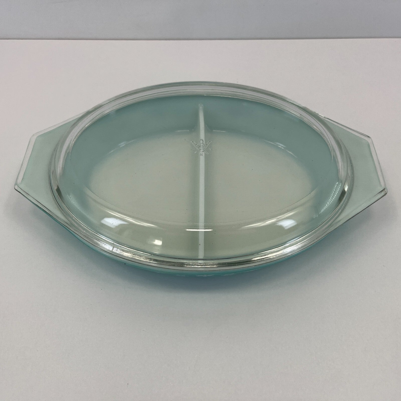 Pyrex Gaiety Snowflake Turquoise Spacesaver Casserole Dish with Lid