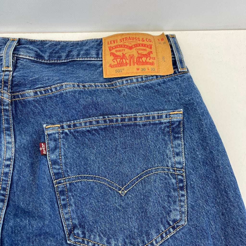 Authentic Men's Levi 501 Jeans - Straight Leg - Blue - W36" L32" - VGC