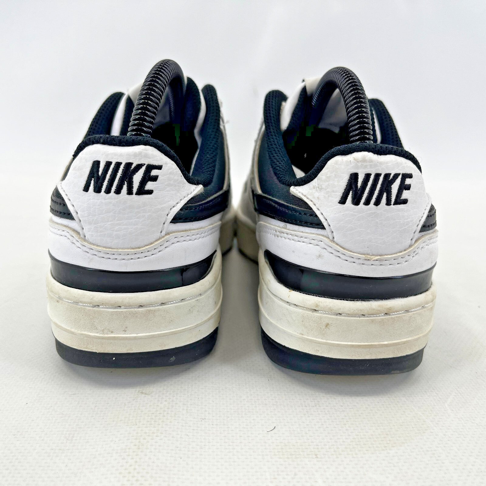 Nike Gamma Force Women’s Leather Trainers Shoes White/Black size UK 5.5 EU 39