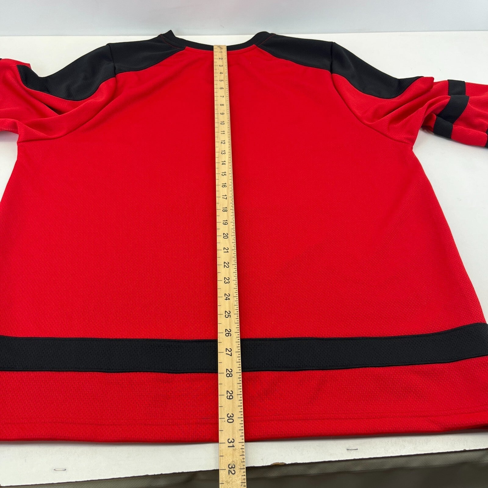 Vintage Canada Hockey Jersey Red/Black Men’s size Large