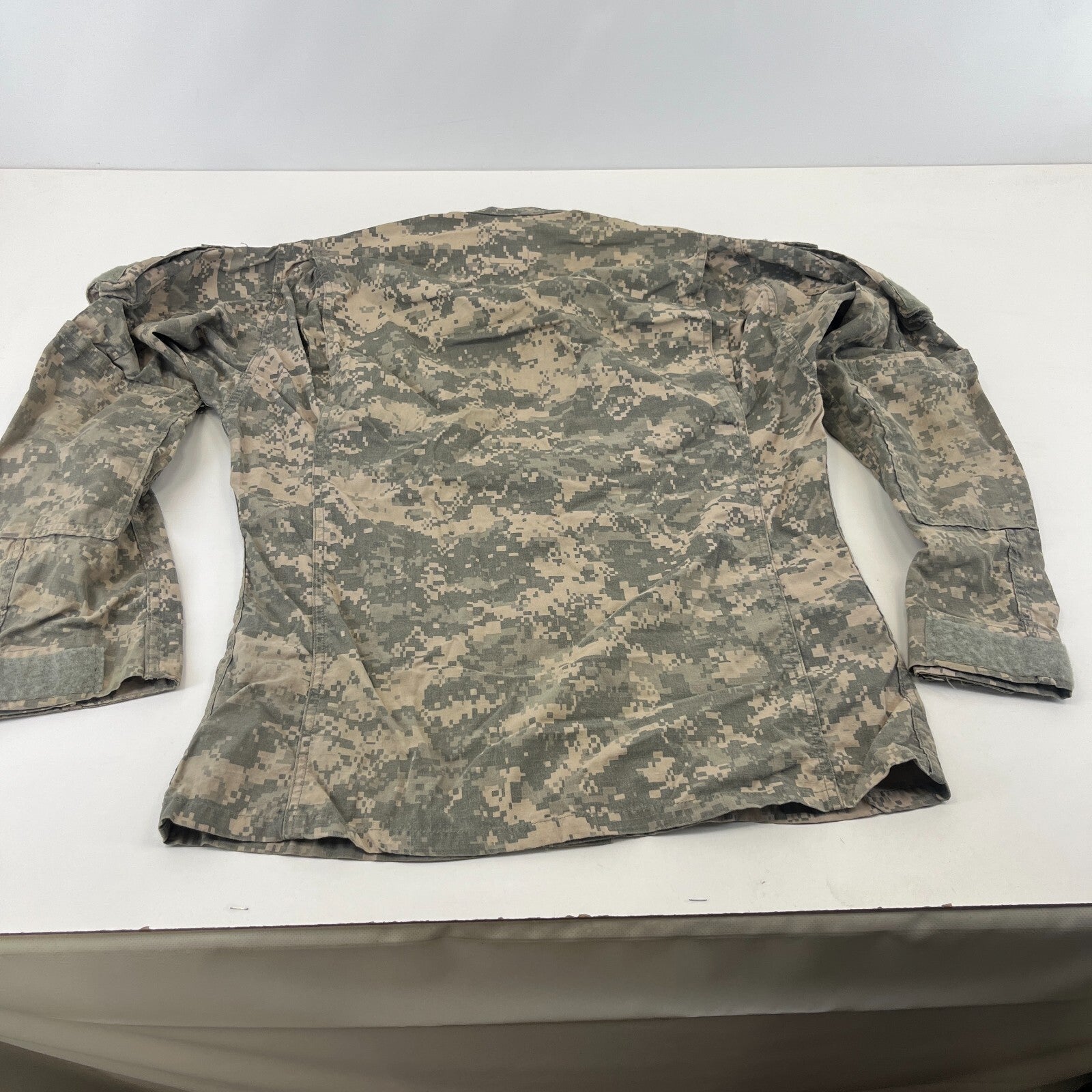 US Army Surplus Issue Digital Jacket Camo Combat Uniform size Small-Regular